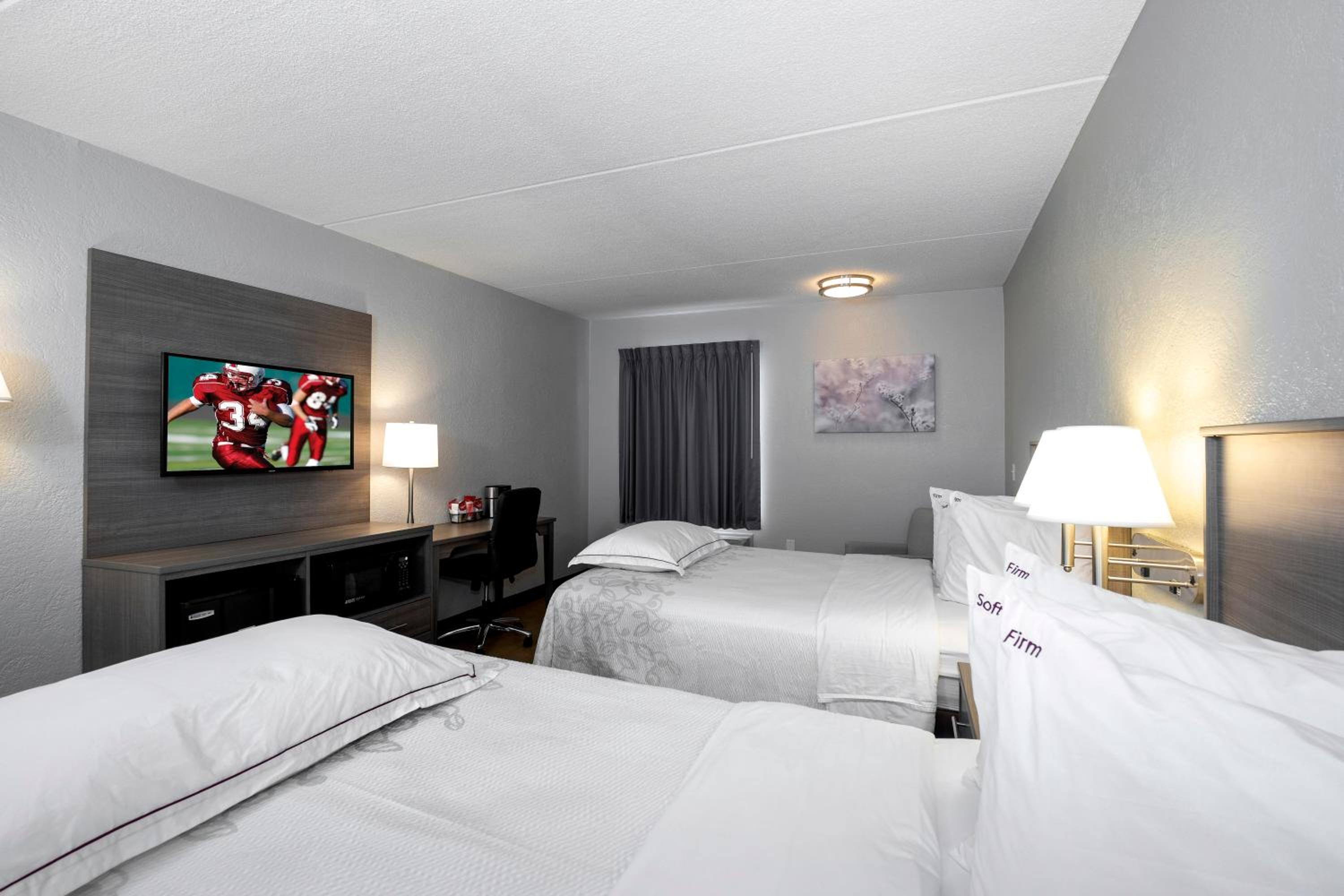  Premium Room with Two Double Beds Smoke Free (Upgraded Bedding and Snack Box) - Photo 6