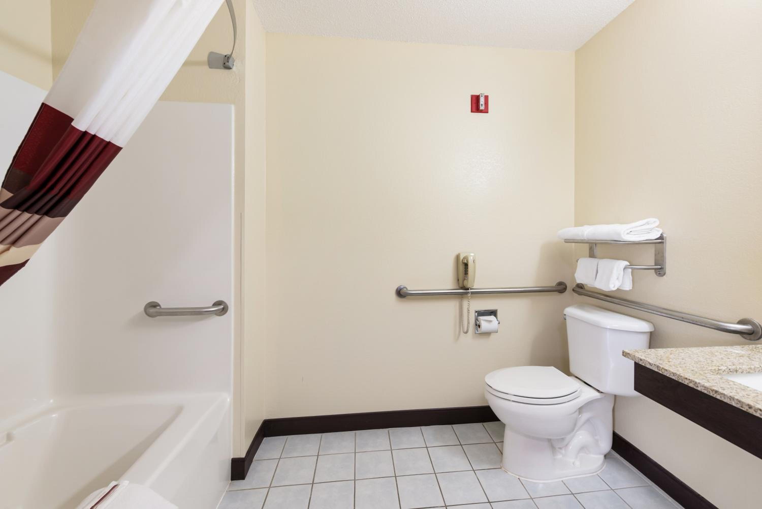Deluxe King Room Disability Access - Non-Smoking - Photo 2