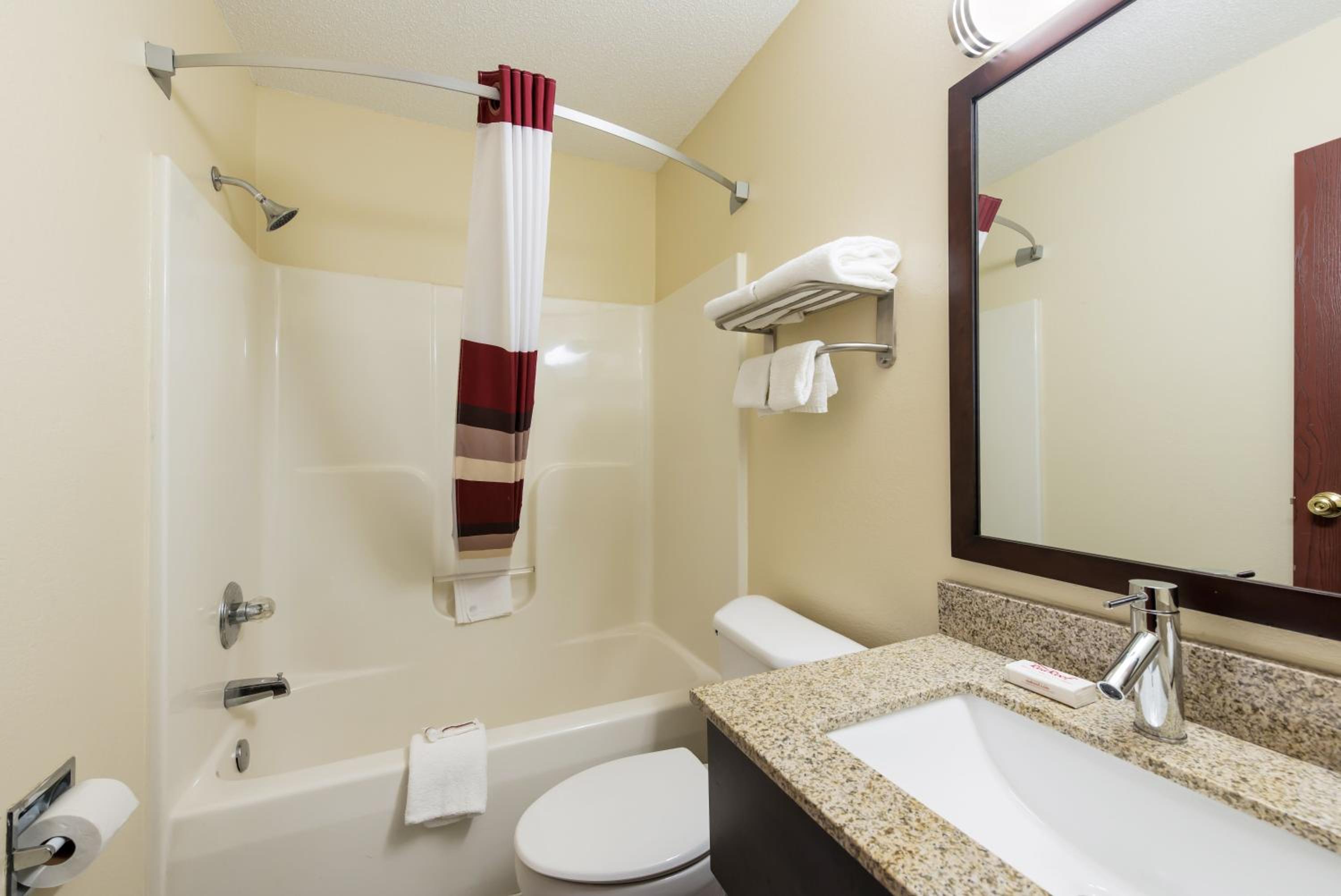 Deluxe Double Room with 2 Double Beds - Non-Smoking - Photo 2