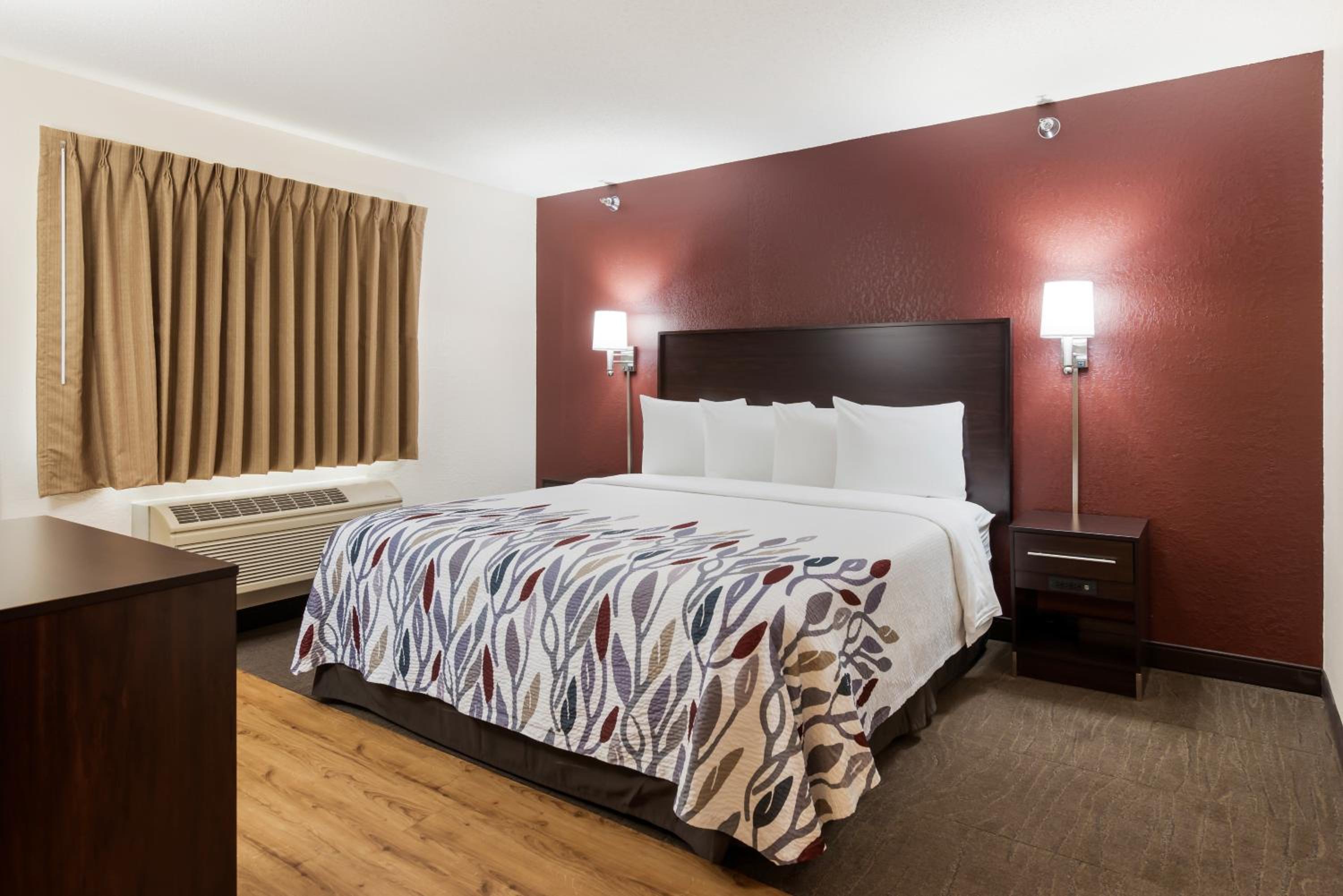 King Suite - Non-Smoking - Photo 1