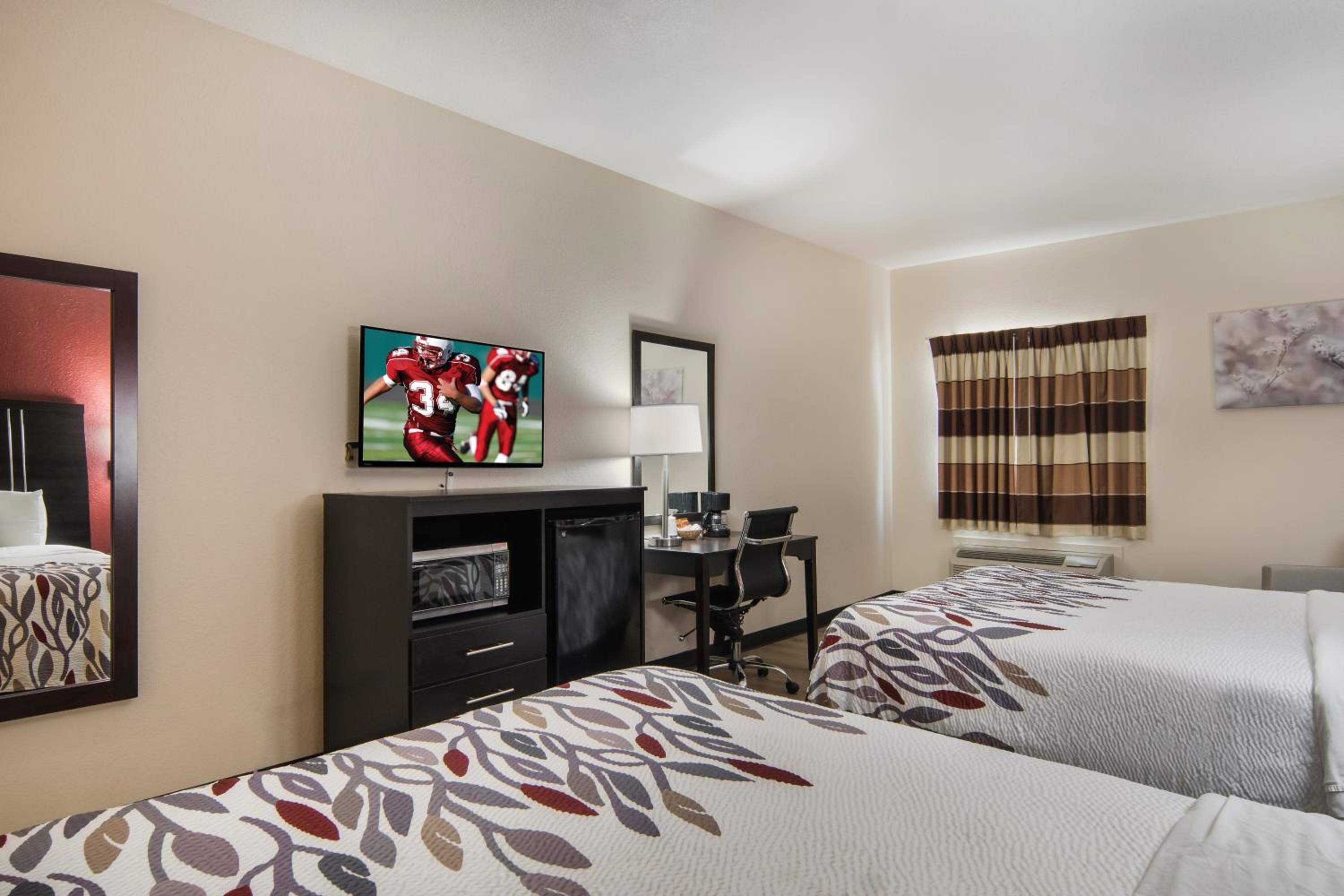 Superior Queen Room With Two Queen Beds - Smoking photo 2
