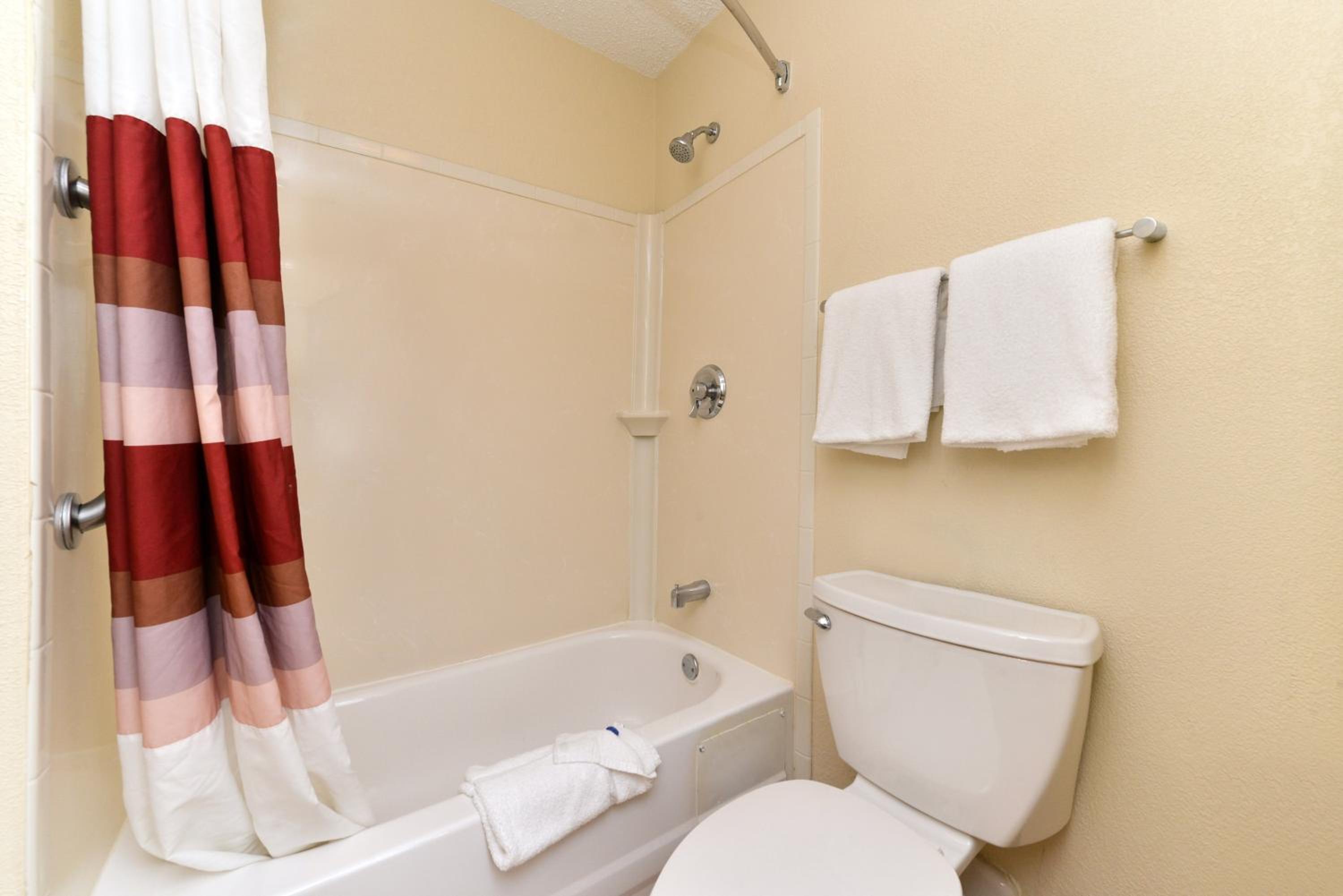 Deluxe Room with Two Double Beds Smoke Free - Photo 3