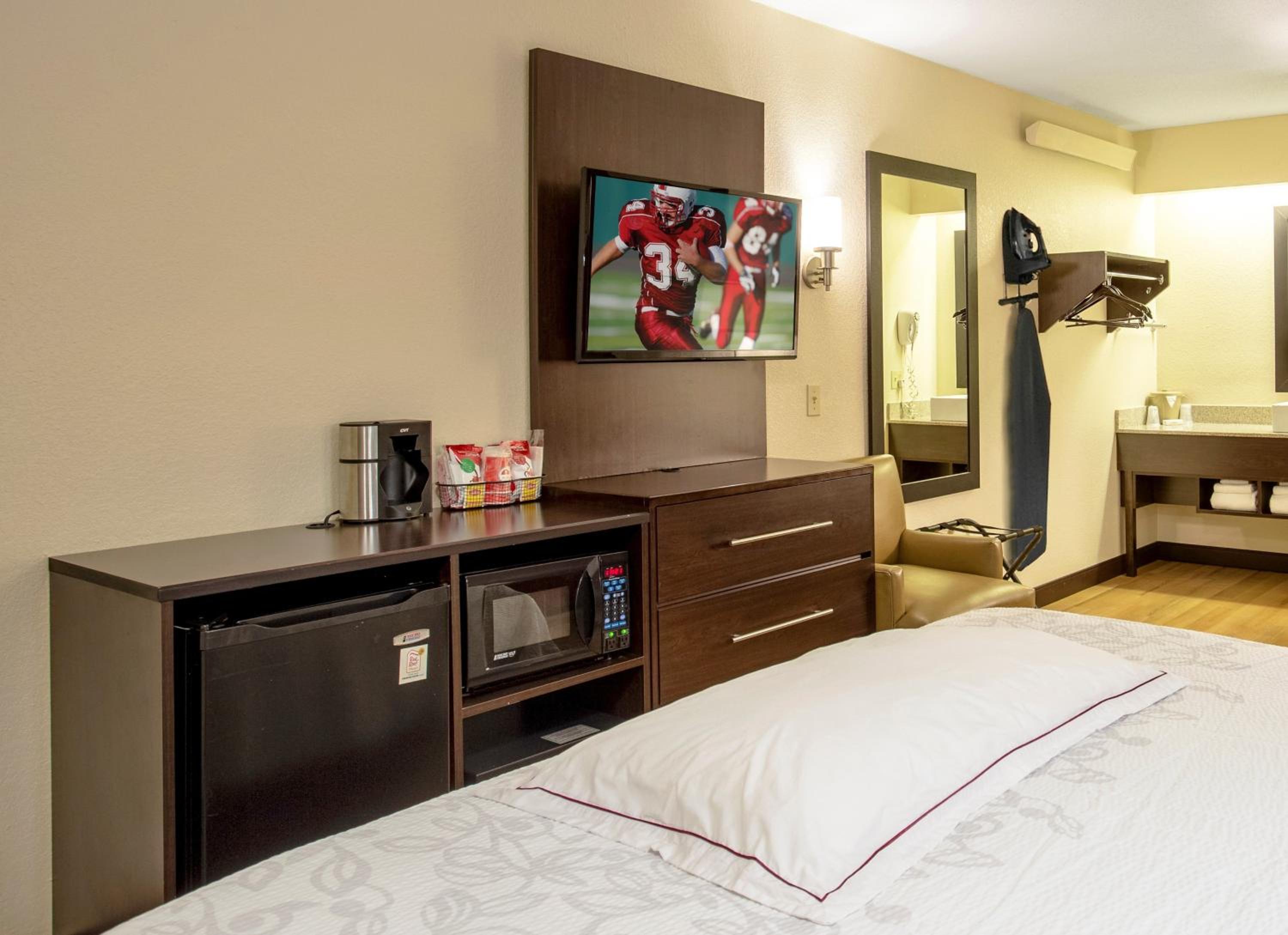  Premium Room with Two Double Beds Smoke Free (Upgraded Bedding & Snack) - Photo 6