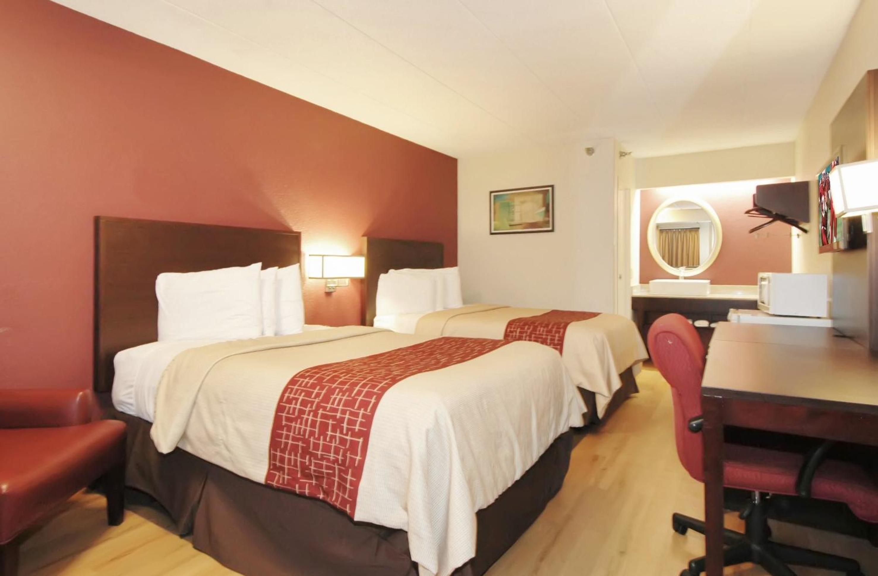 Deluxe Room with Two Double Beds Smoke Free - Photo 3
