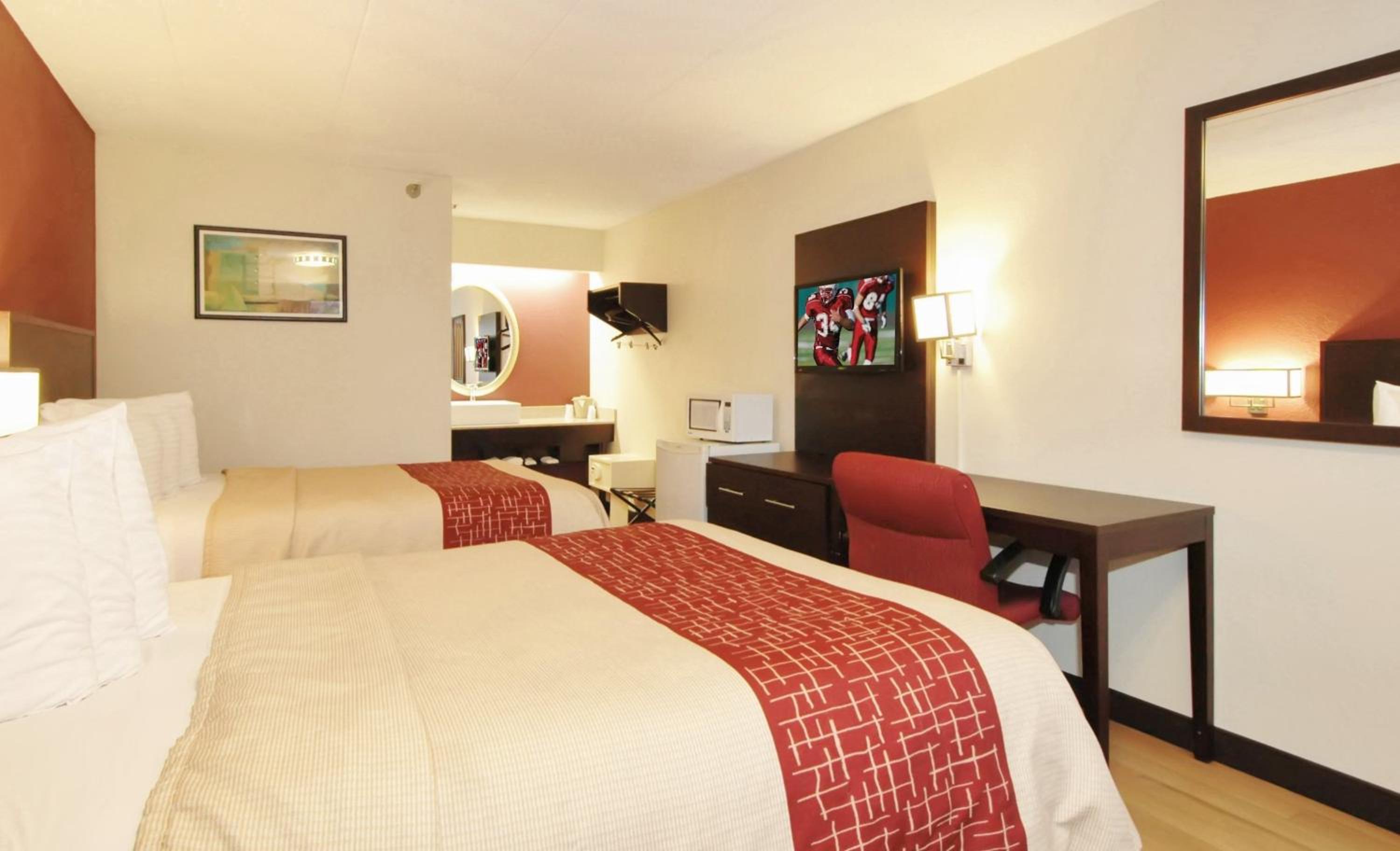 Deluxe Room with Two Double Beds Smoke Free - Photo 9