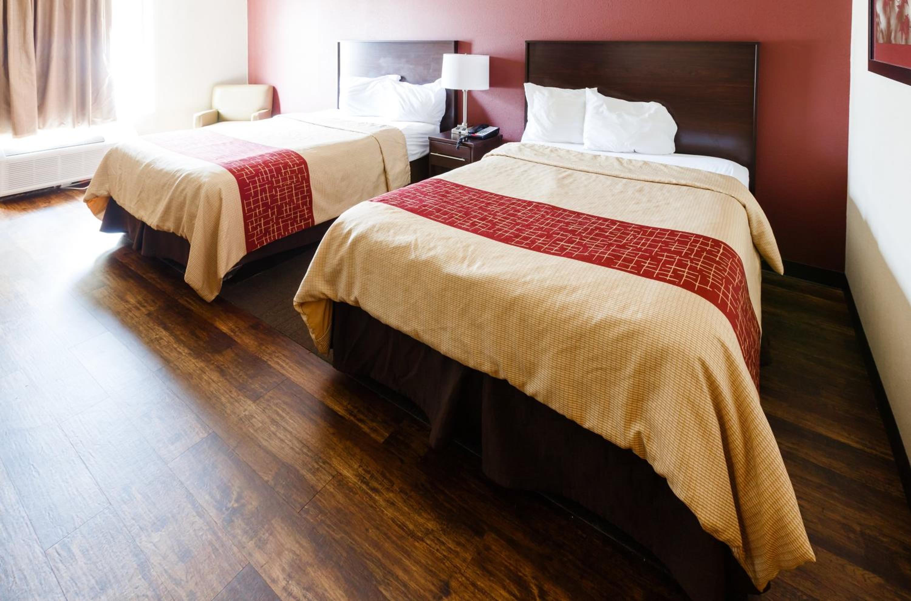 Deluxe Double Room with Two Double Beds - Disability Access/Non-Smoking photo 2