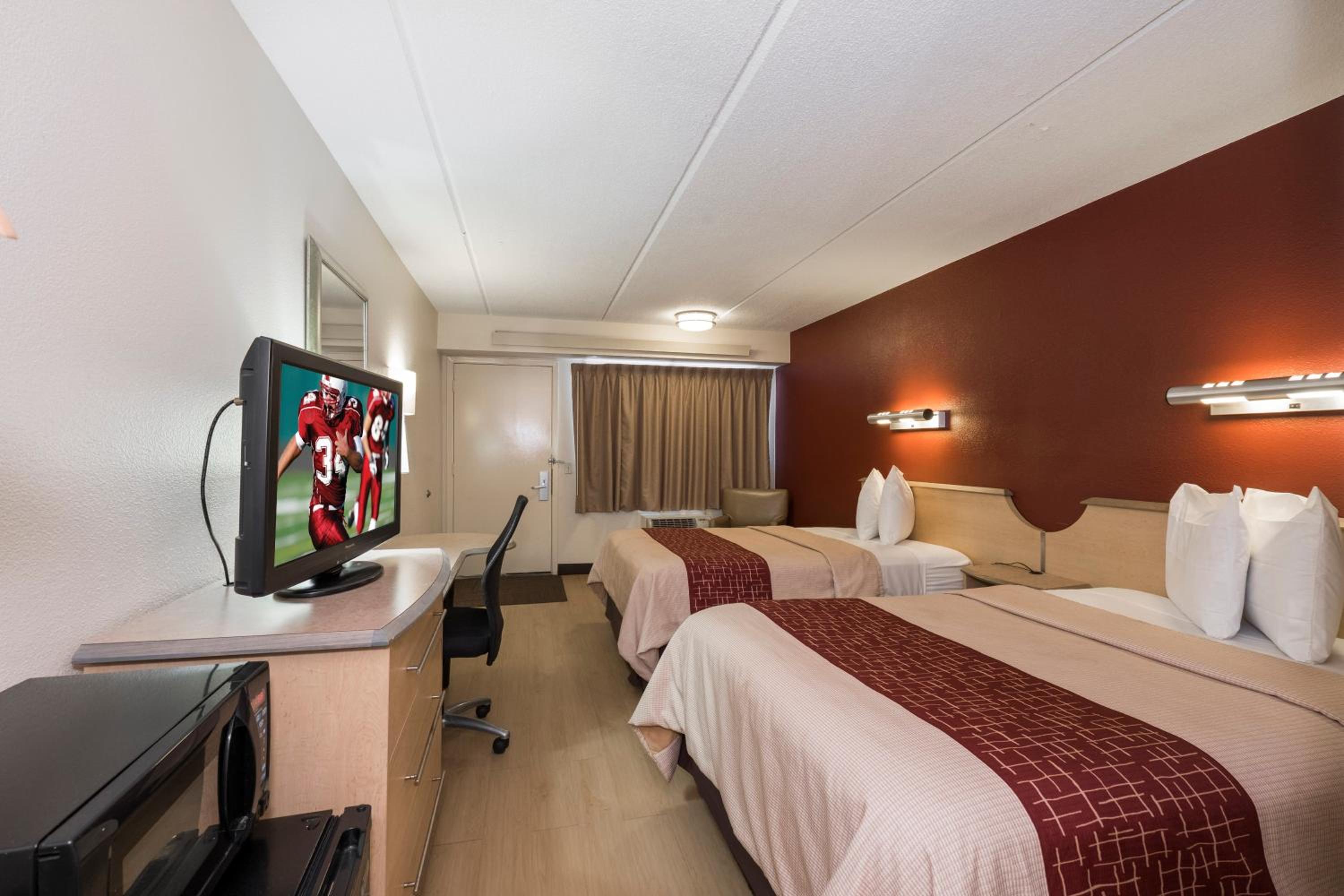 Deluxe Room with Two Double Beds Smoke Free - Photo 3