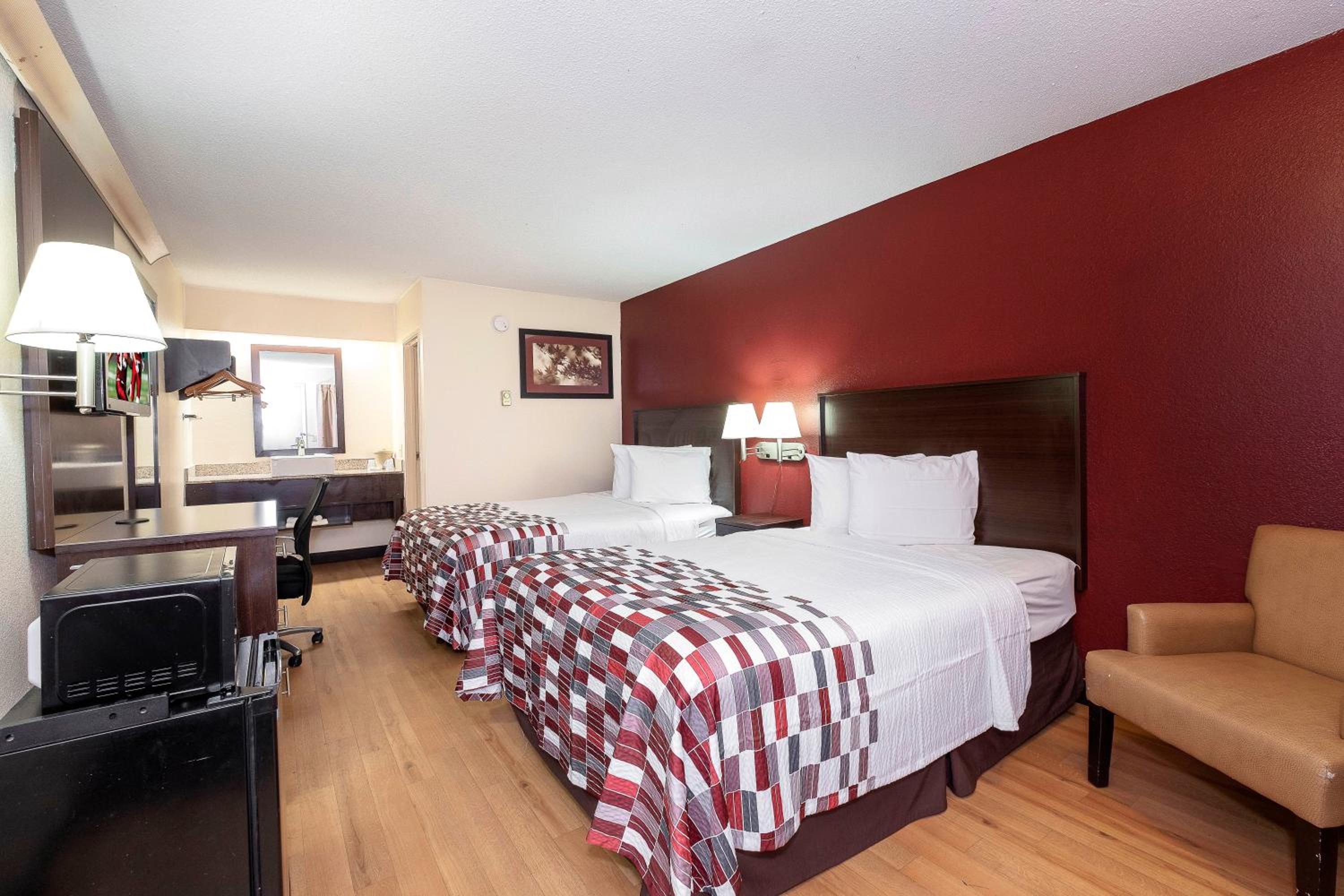 Quadruple Room - Disability Access - Roll in Shower
