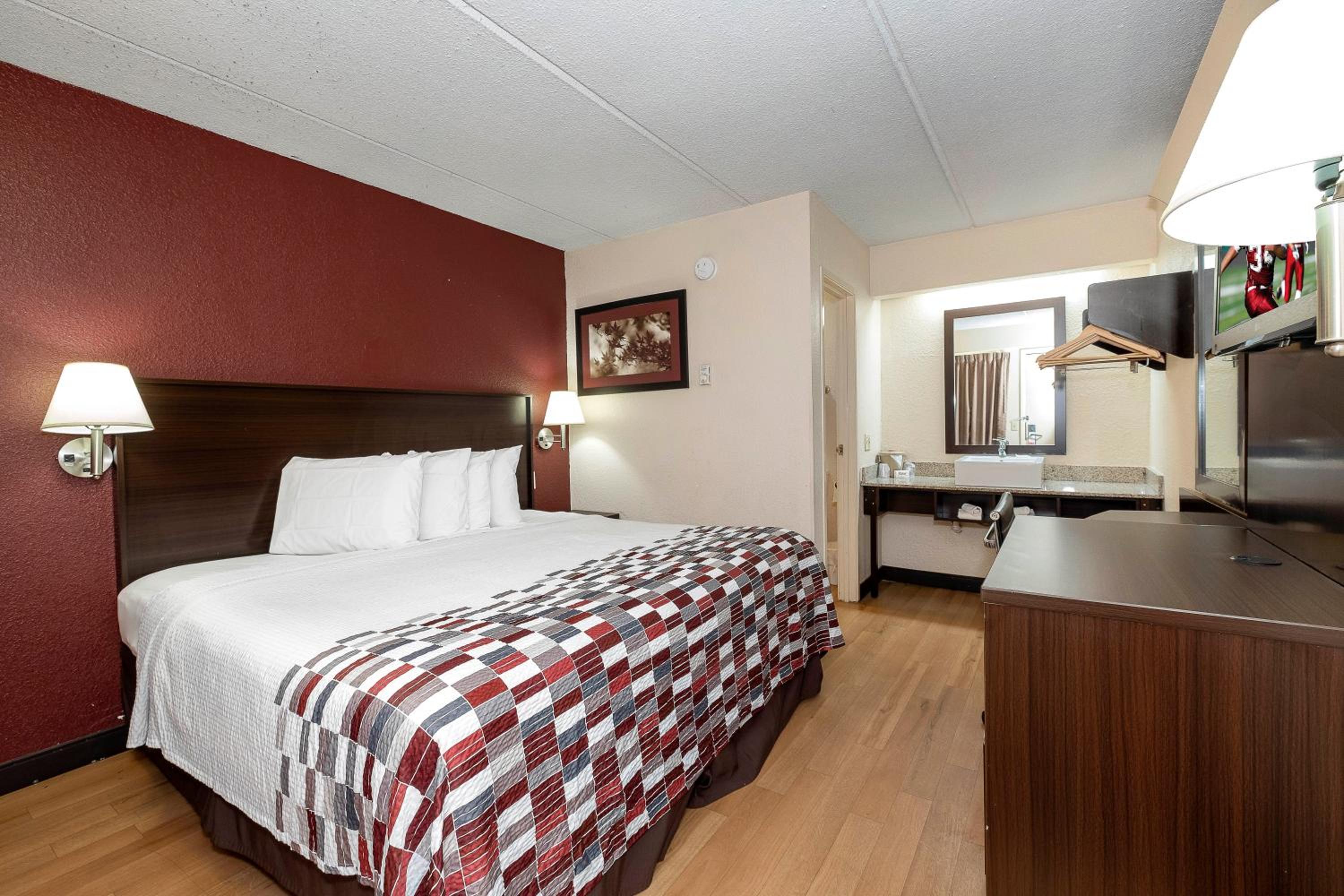King Room - Disability Access - Non-Smoking - Photo 1