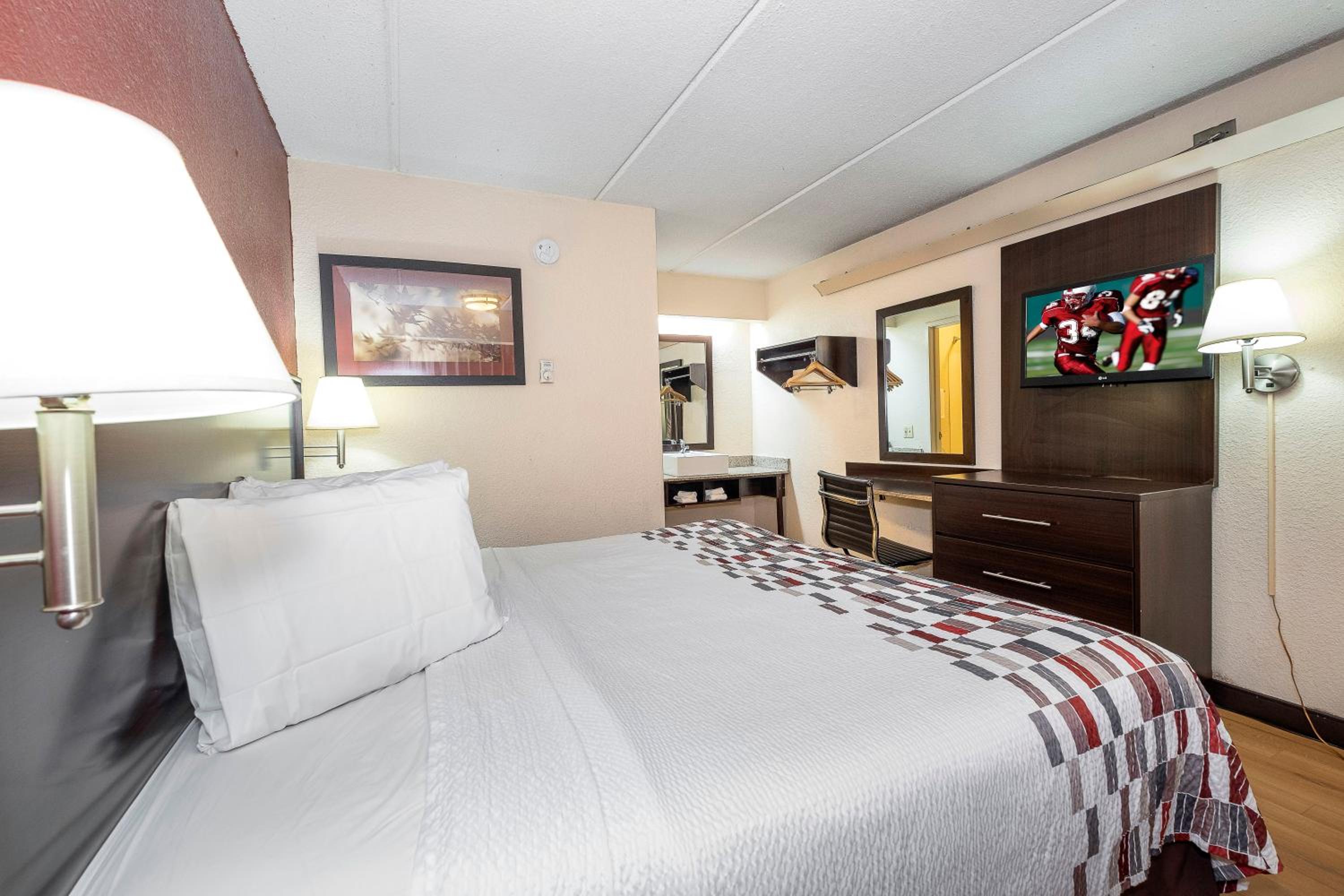 King Room - Disability Access - Non-Smoking - Photo 2