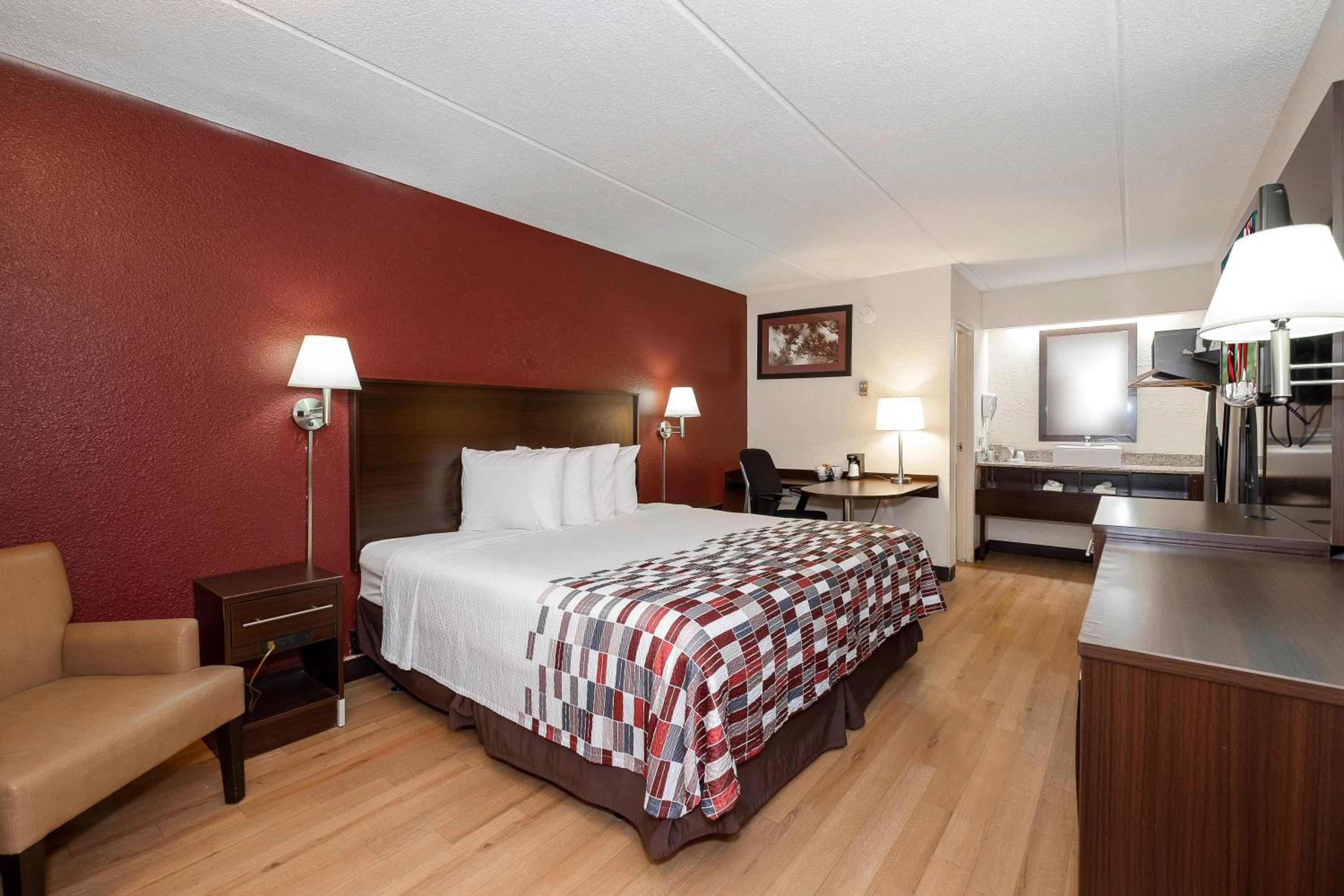 King Room - Non-Smoking - Photo 1