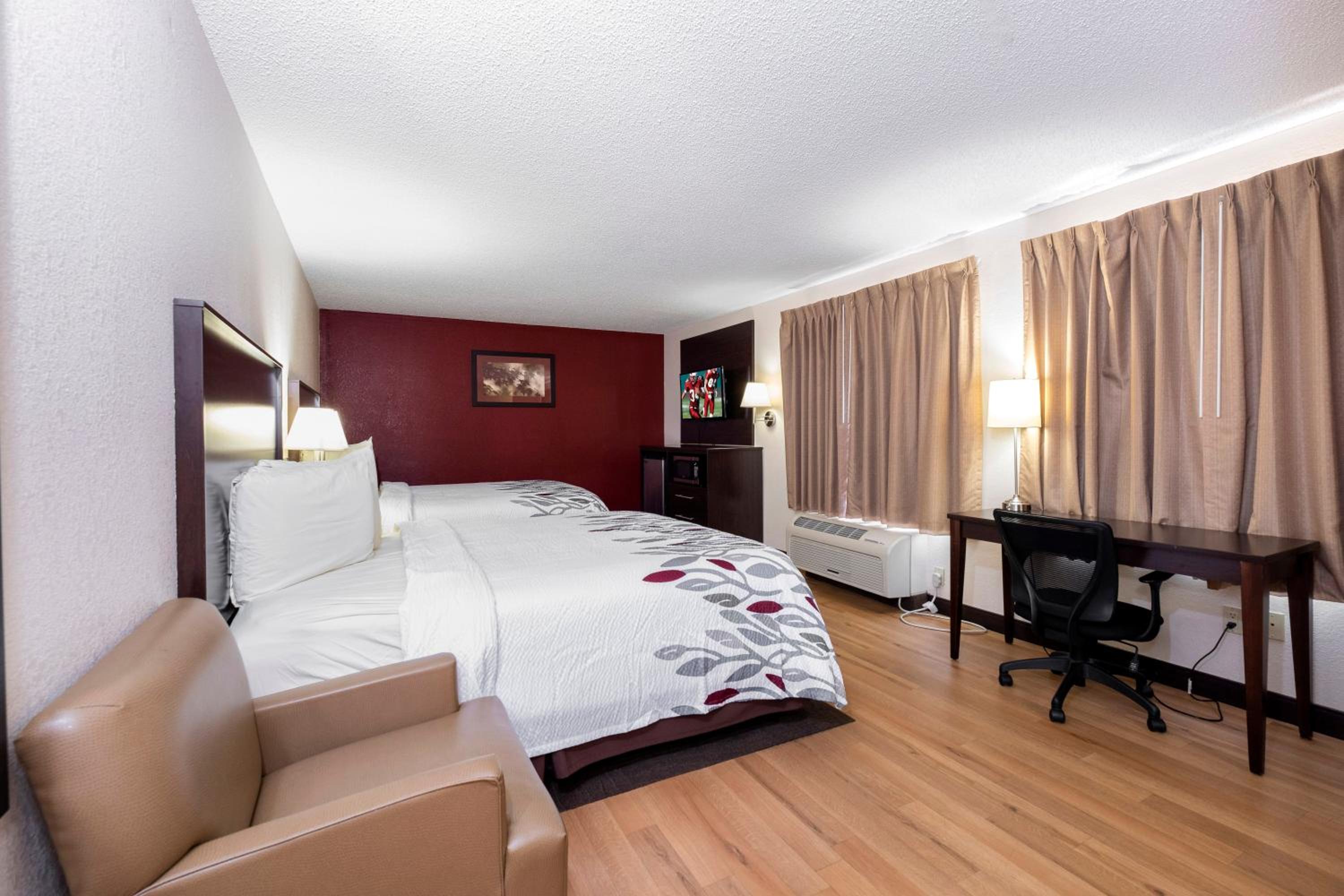 Deluxe Room with Two Queen Beds Disability Access Smoke Free - Photo 5