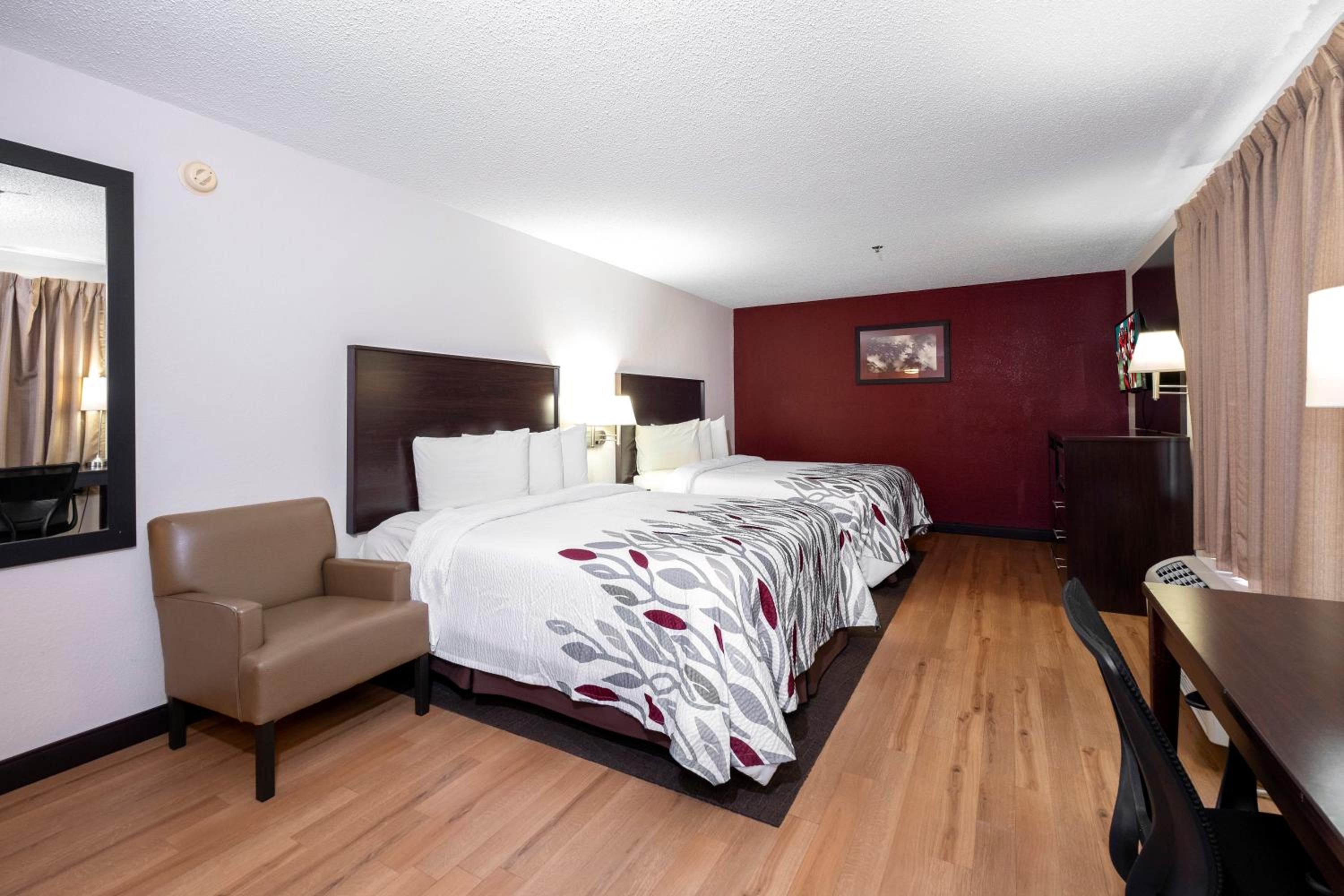 Deluxe Room with Two Queen Beds Disability Access Smoke Free - Photo 1
