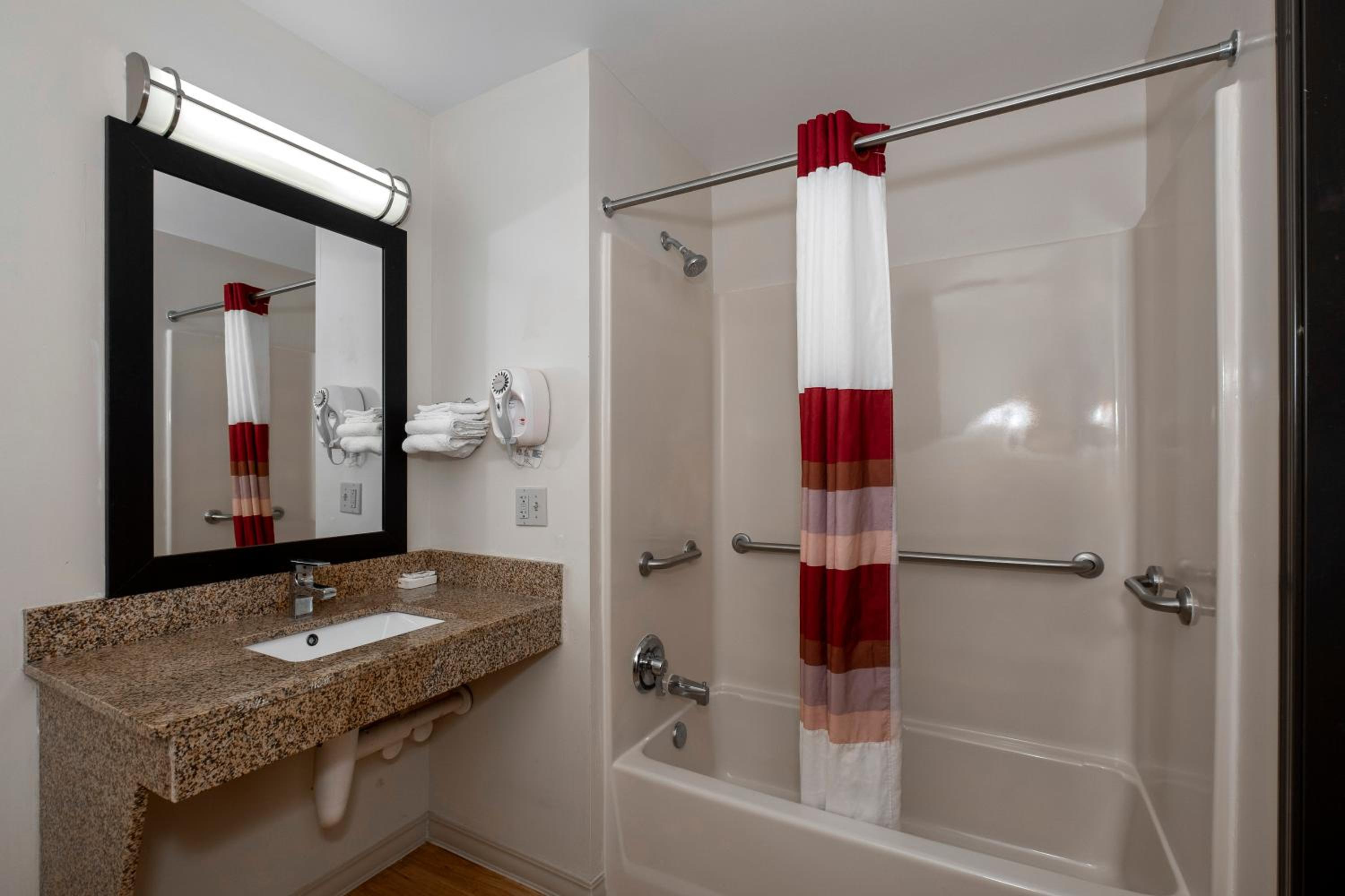 Suite King Room Disability Access Smoke Free - Photo 8