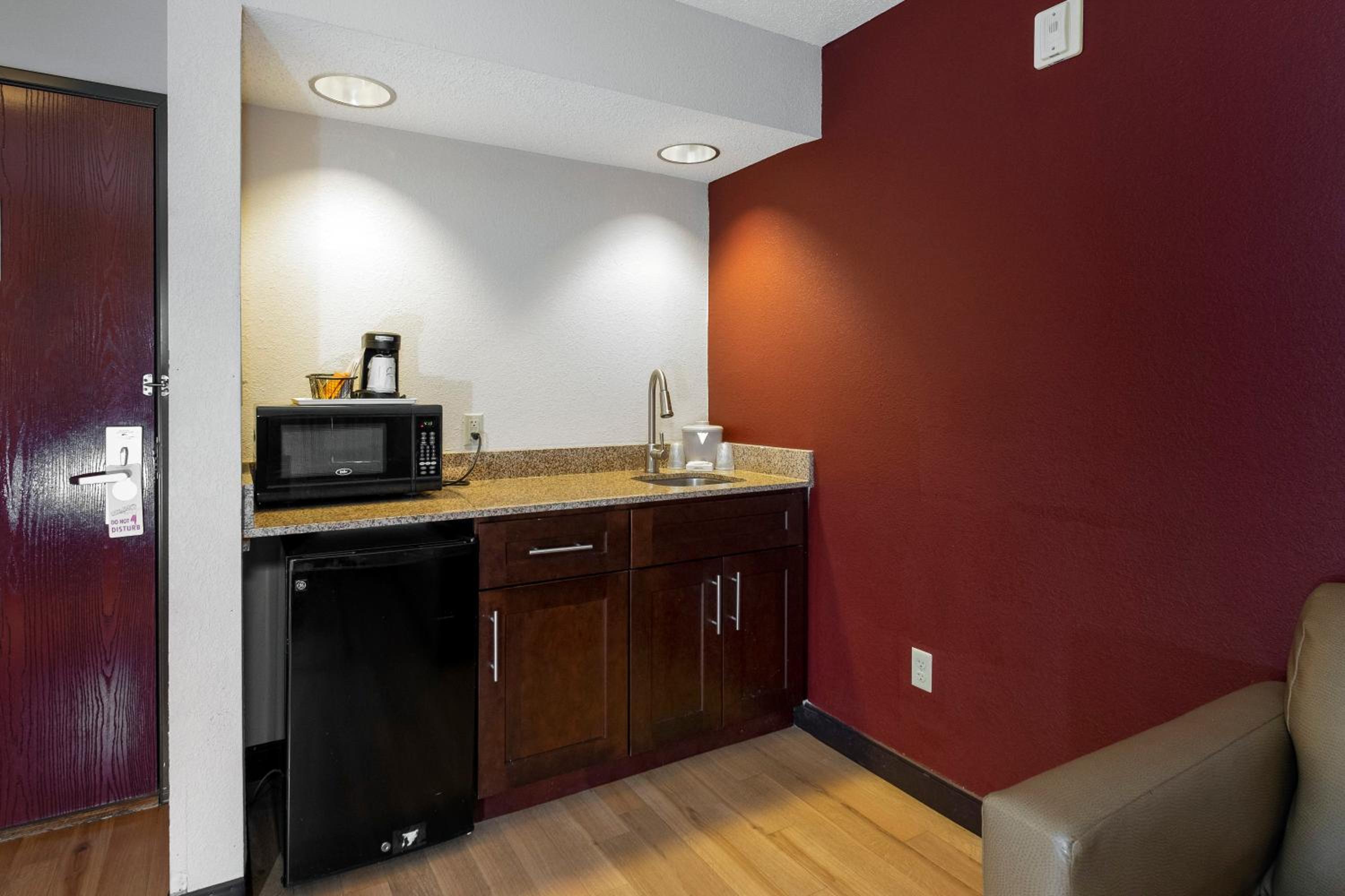  Suite King Room Smoke Free - Photo 7
