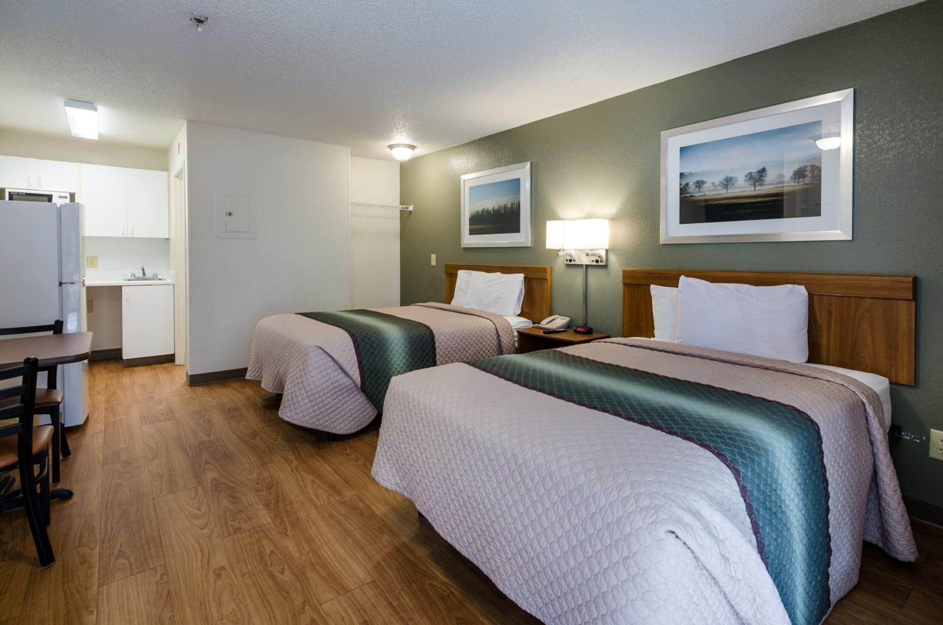 Studio Room with Two Double Beds Non-Smoking photo 1