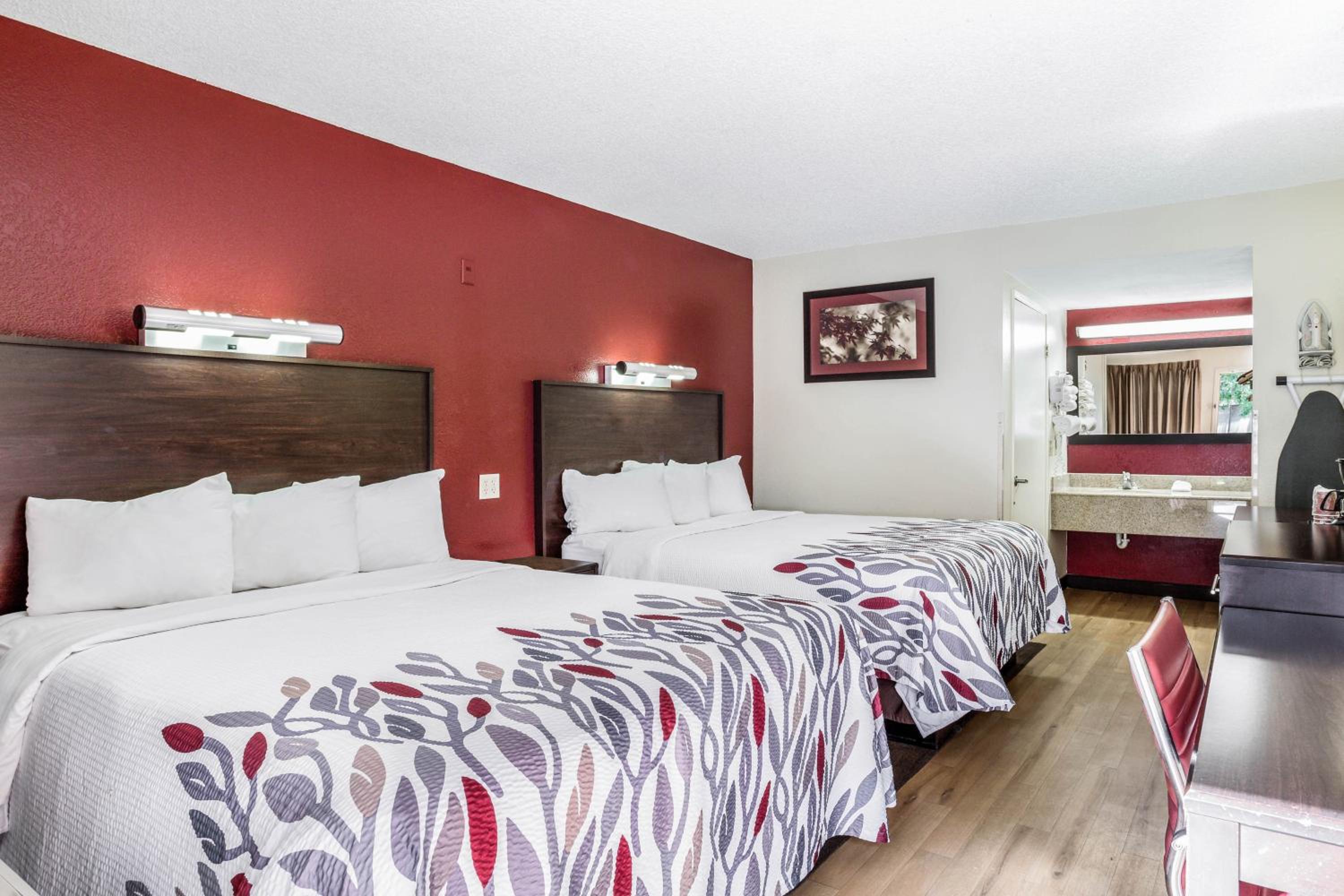Deluxe Room with Two Queen Beds Smoke Free
