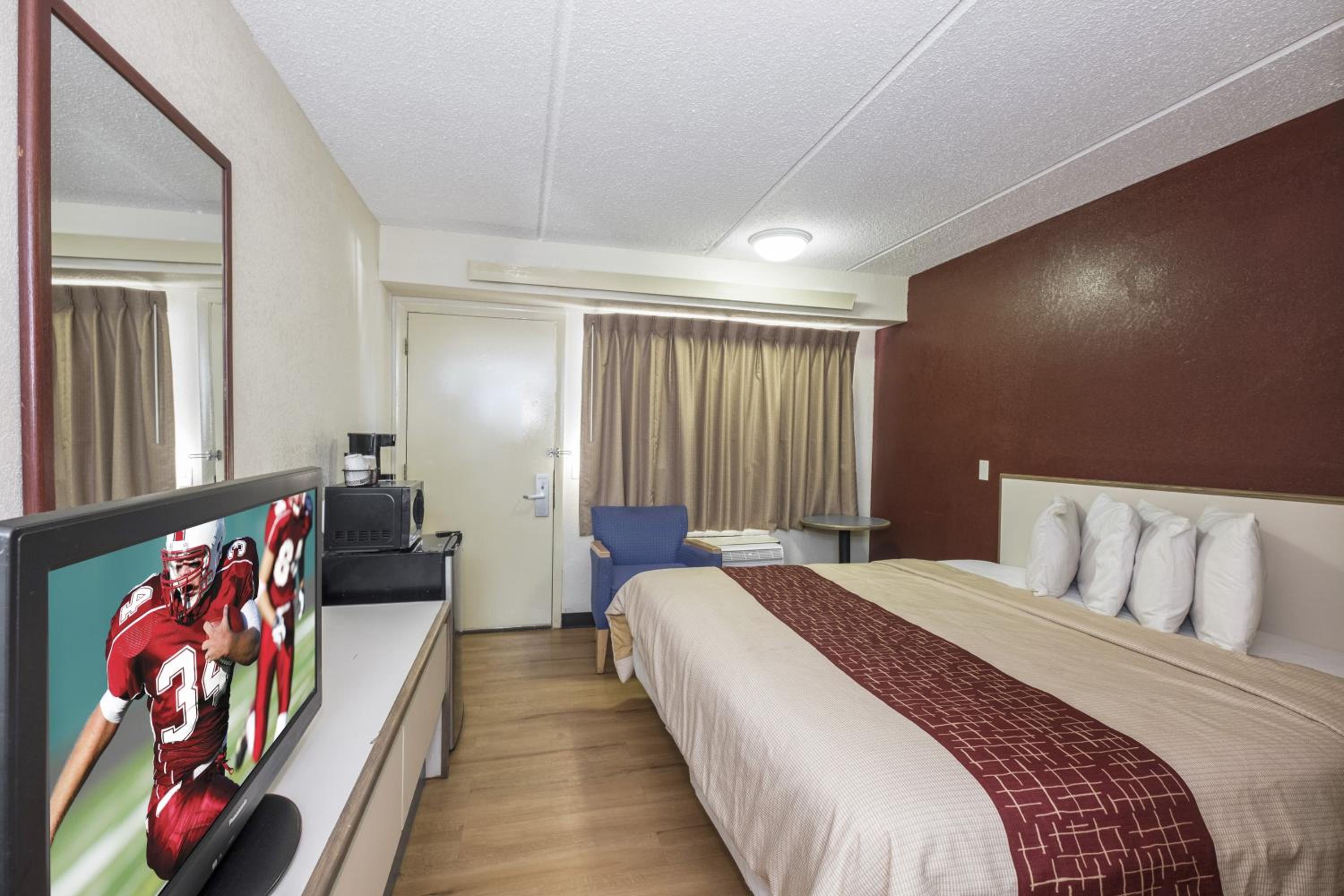 Deluxe King Room Non-Smoking - Photo 6