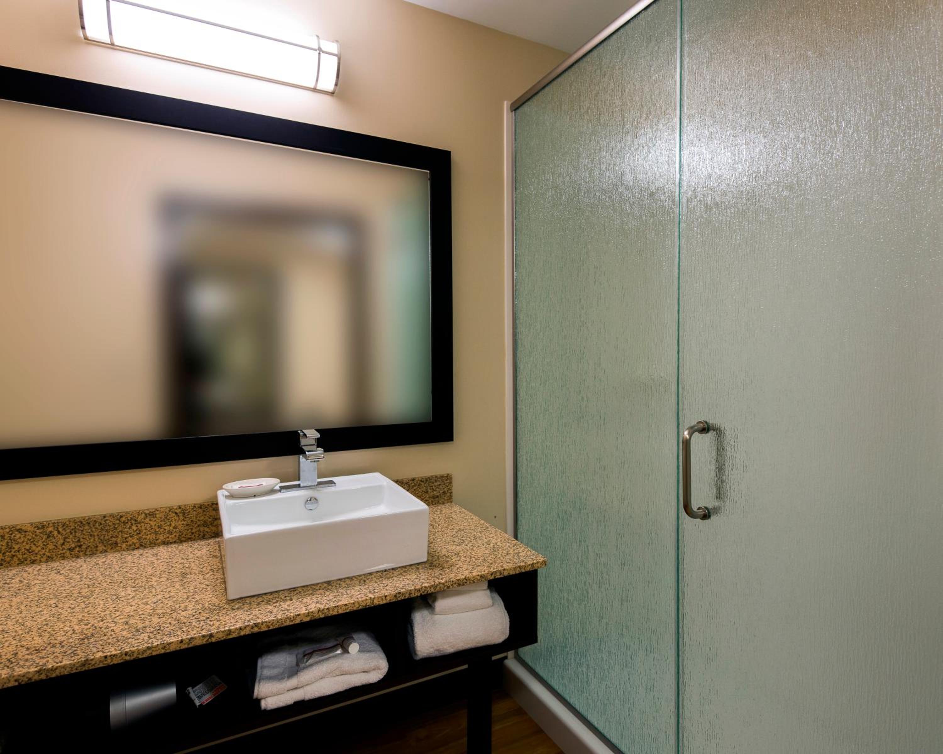 Suite with Two Queen Beds with Kitchenette and Sofabed Smoke Free