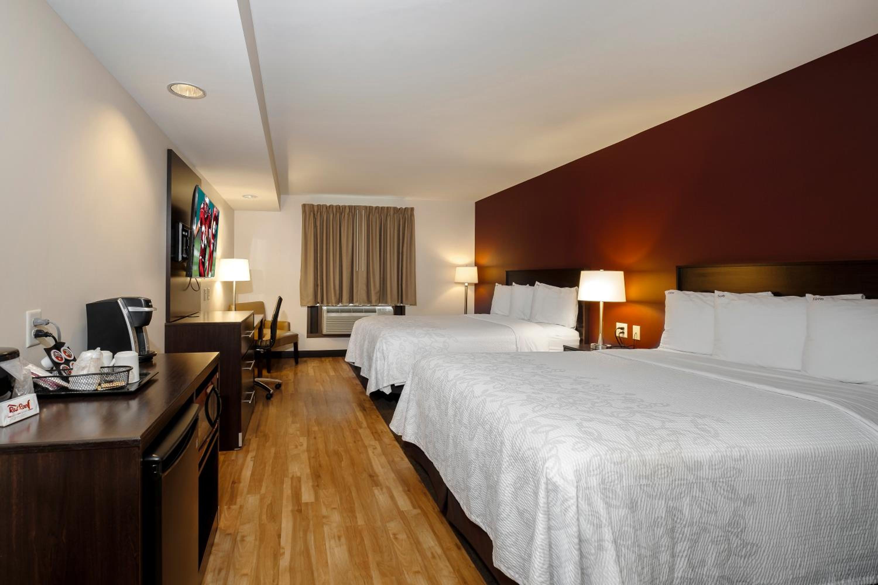 Deluxe Room with Two Queen Beds Smoke Free - Photo 4