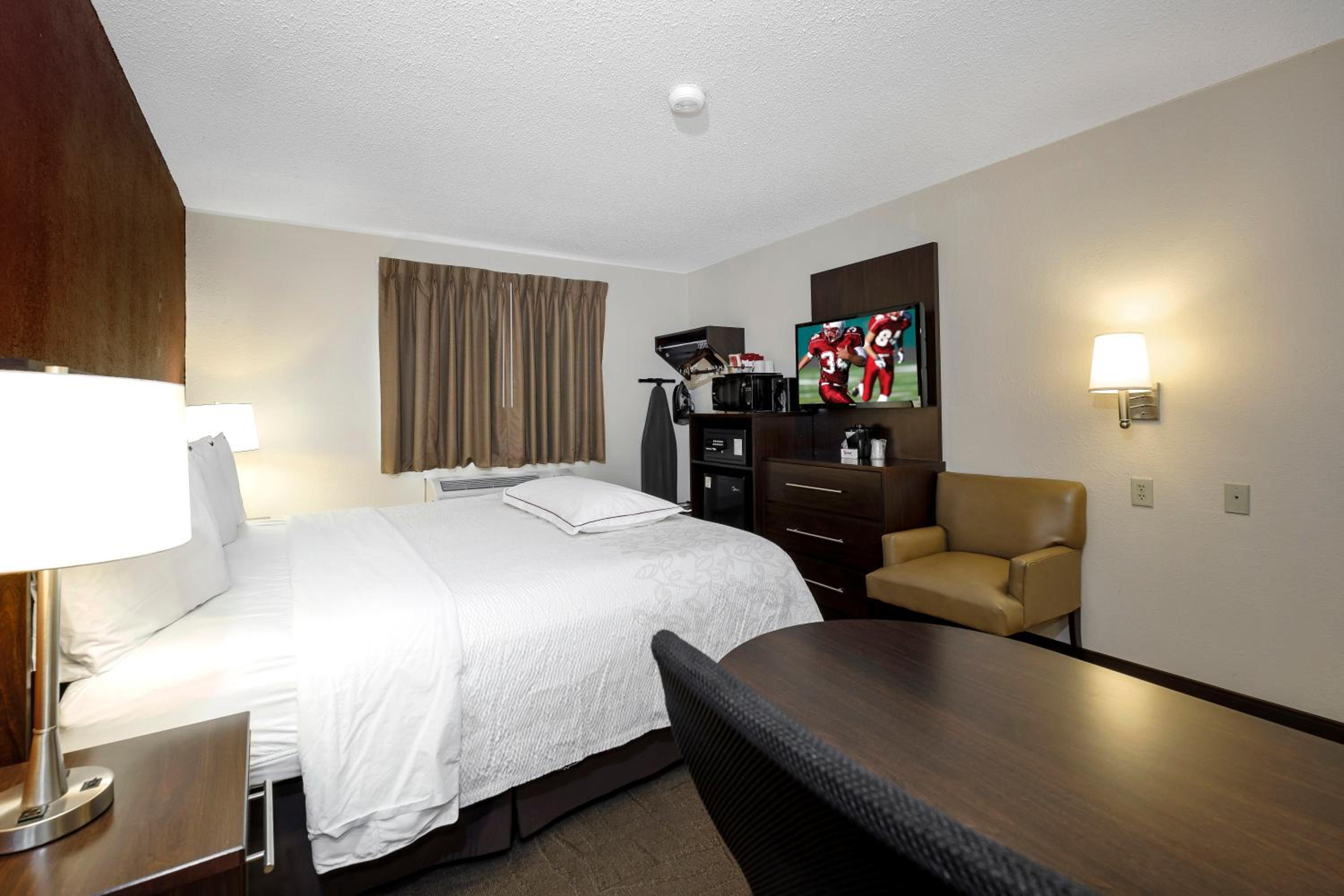 Premium King Room Smoke Free (Upgraded Bedding and Snack Box)