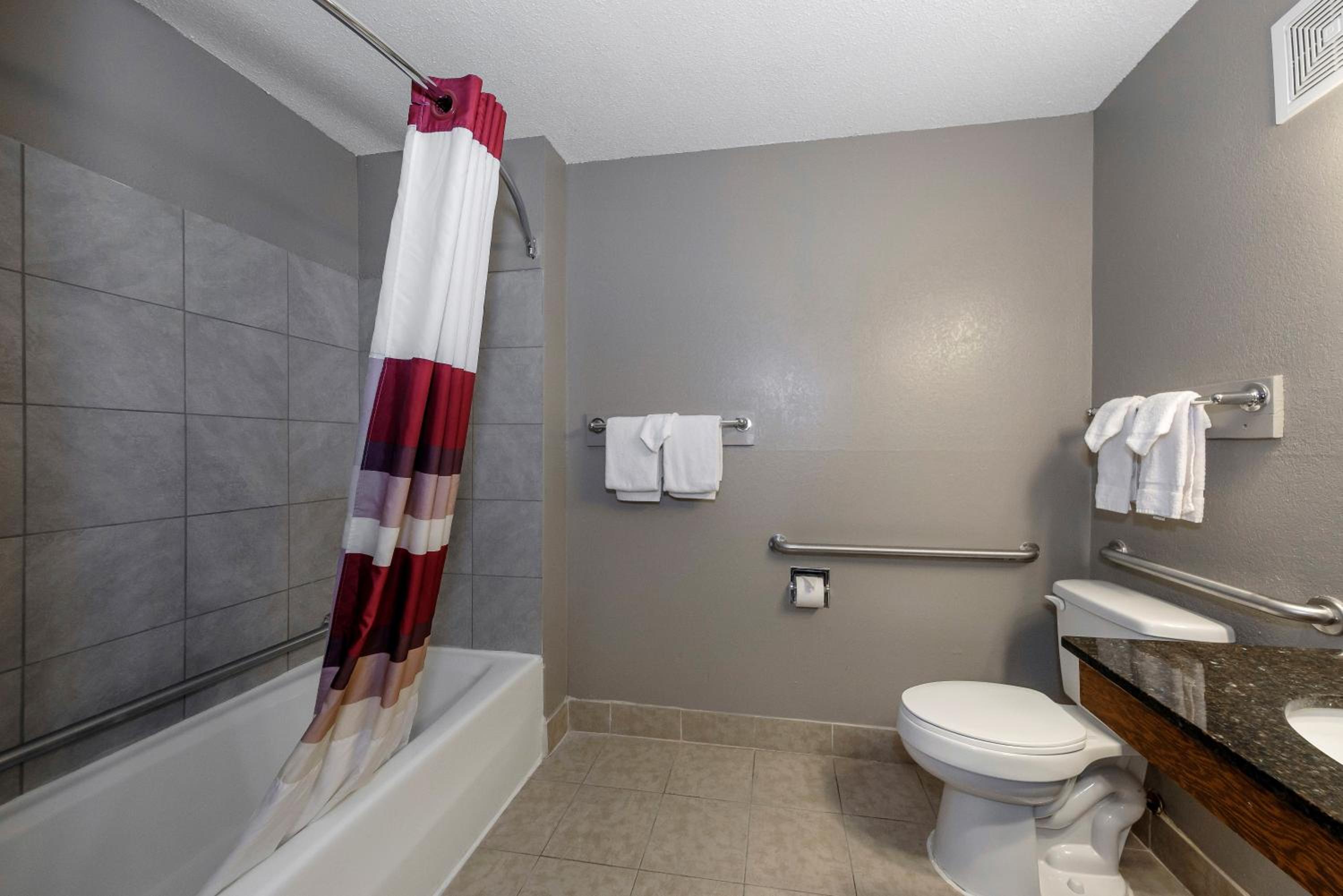 Deluxe King Room Disability Access Non-Smoking - Photo 5