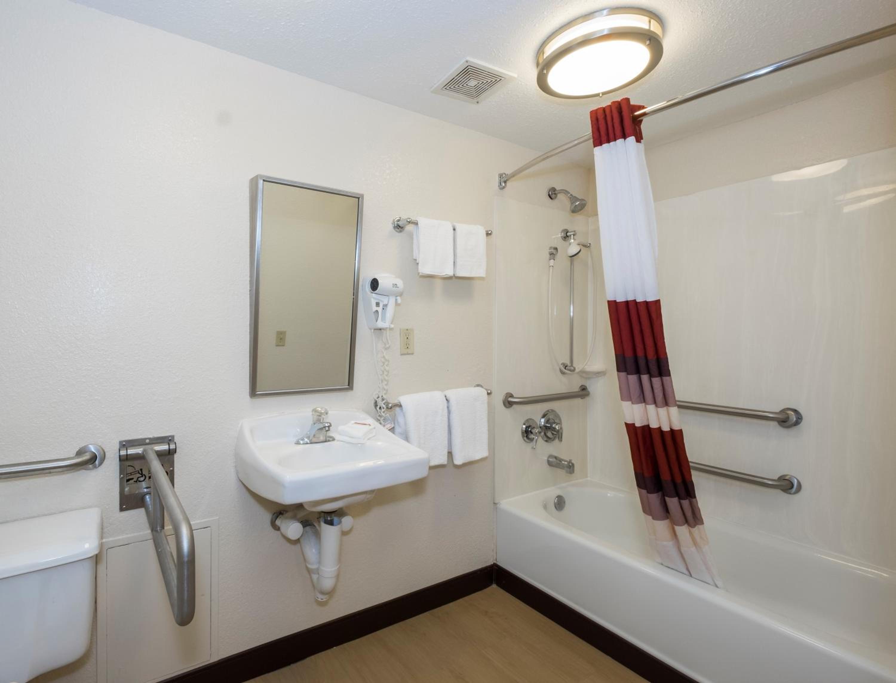  Deluxe King Room Disability Access Smoke Free - Photo 4
