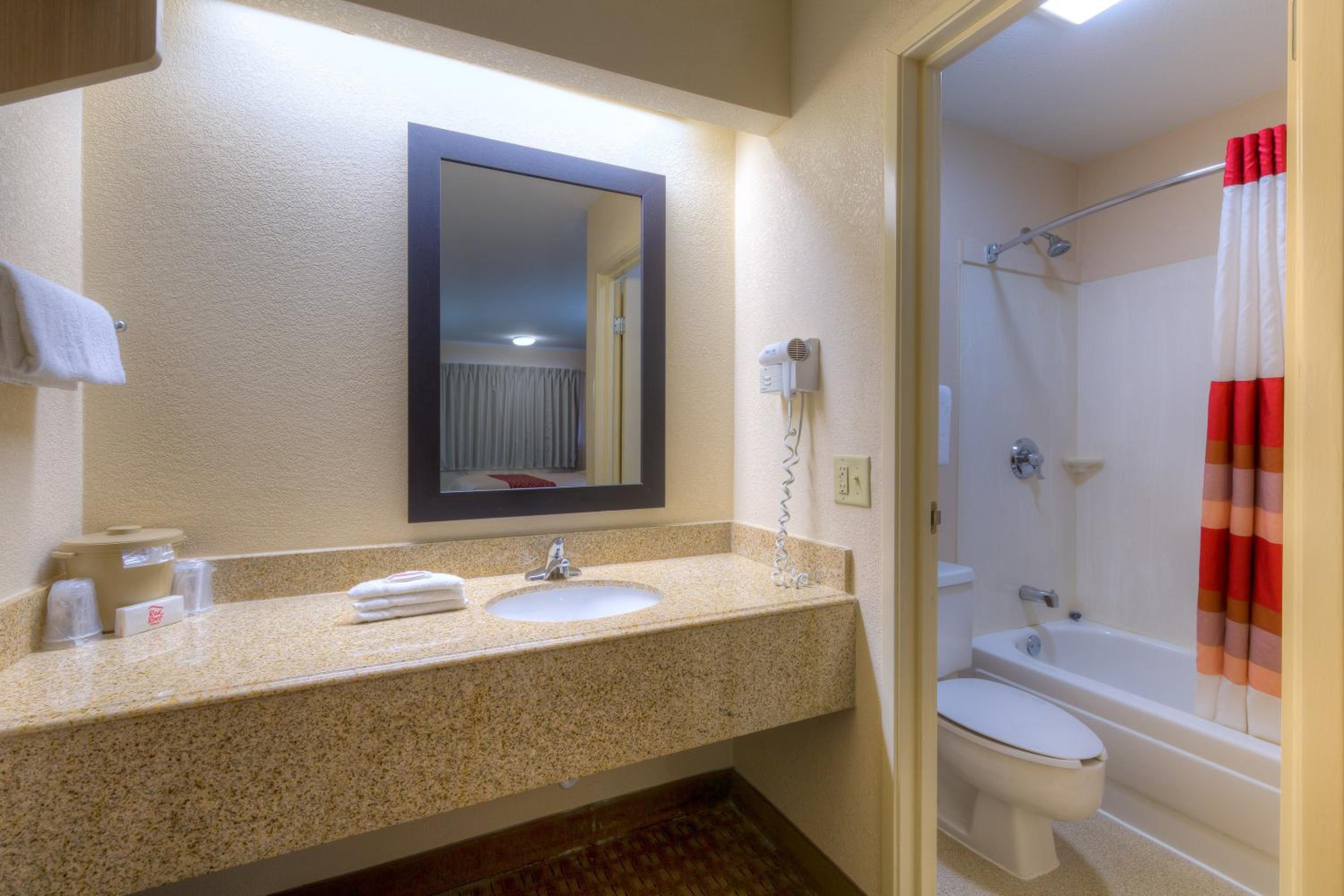 Deluxe Room with Two Queen Beds Non-Smoking - Photo 6