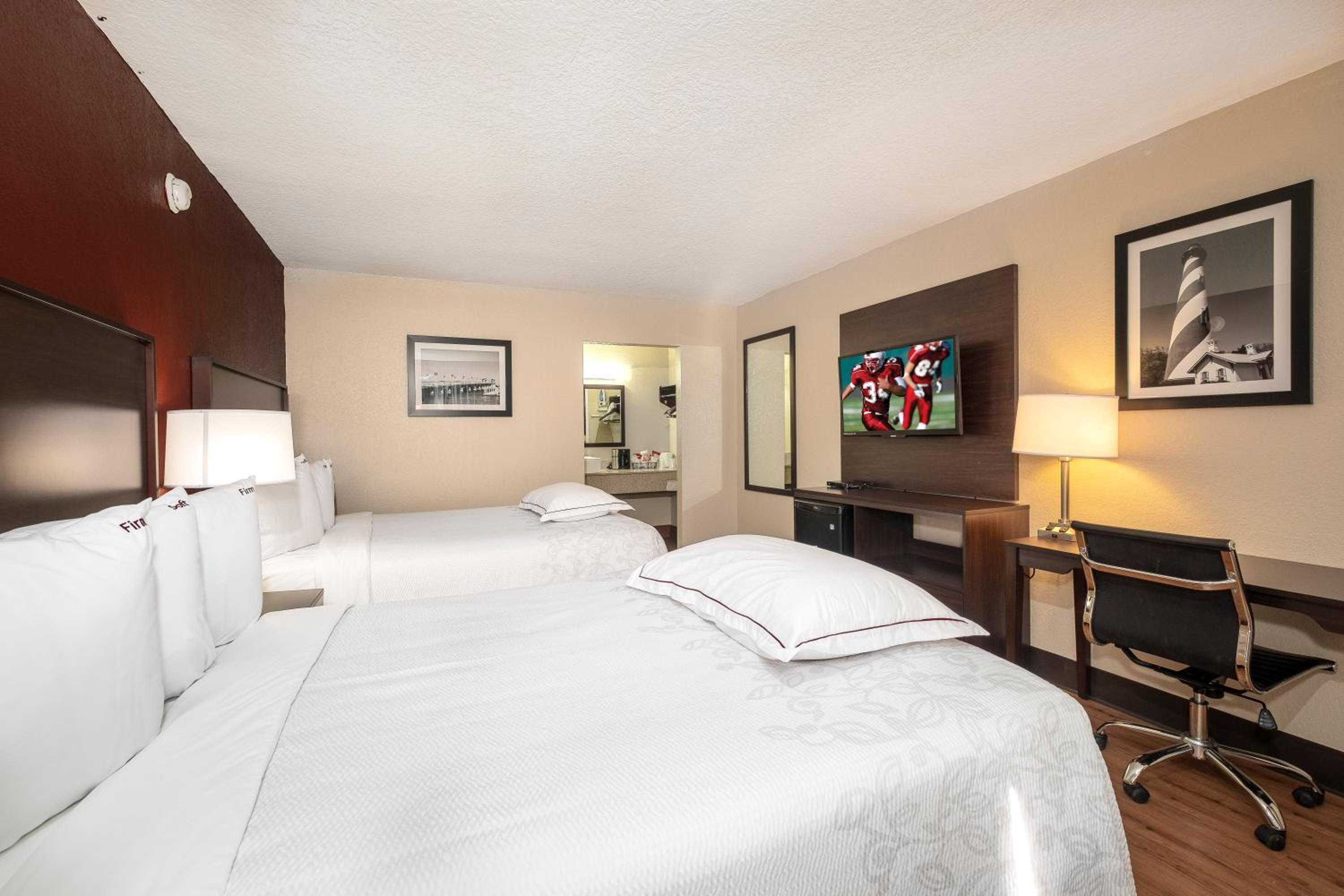 Premium Room with Two Queen Beds Smoke Free (Upgraded Bedding and Snack Box) - Photo 4