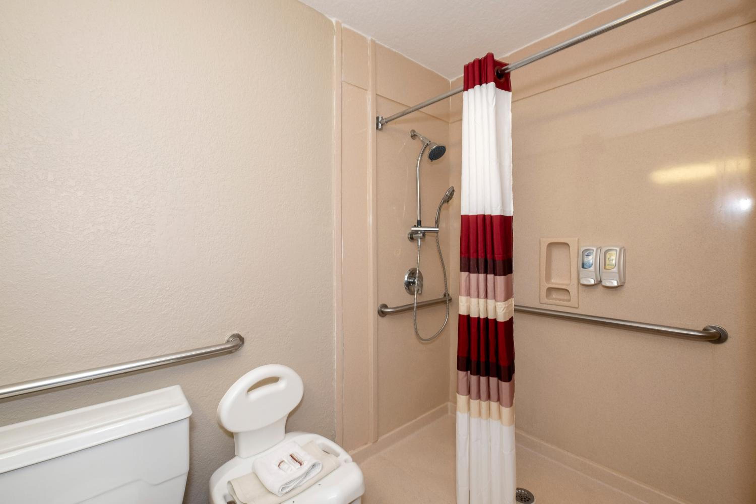 Standard King Room Disability Access Roll-In Shower Non-Smoking - Photo 4
