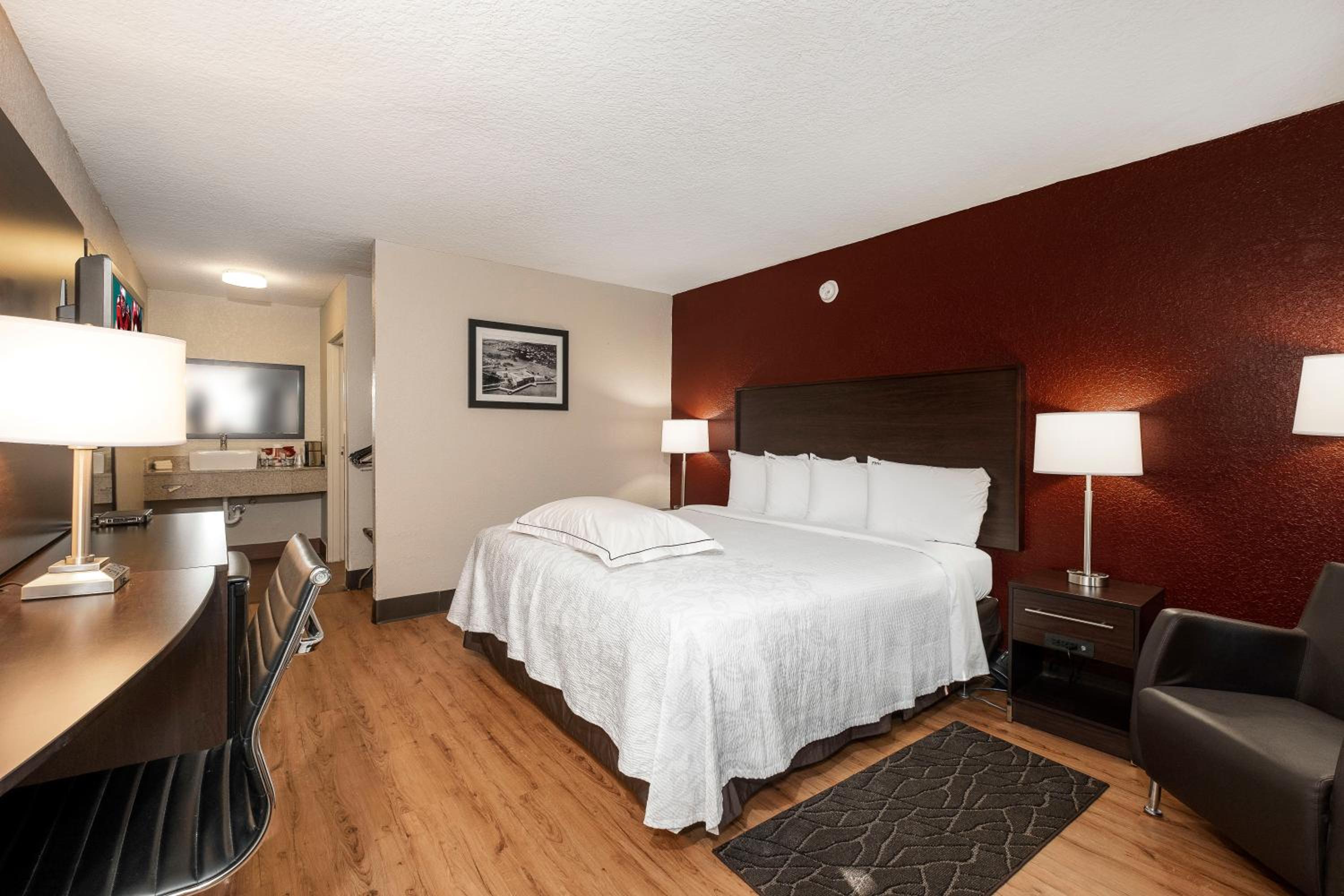 Premium King Room Smoke Free (Upgraded Bedding and Snack Box) - Photo 8