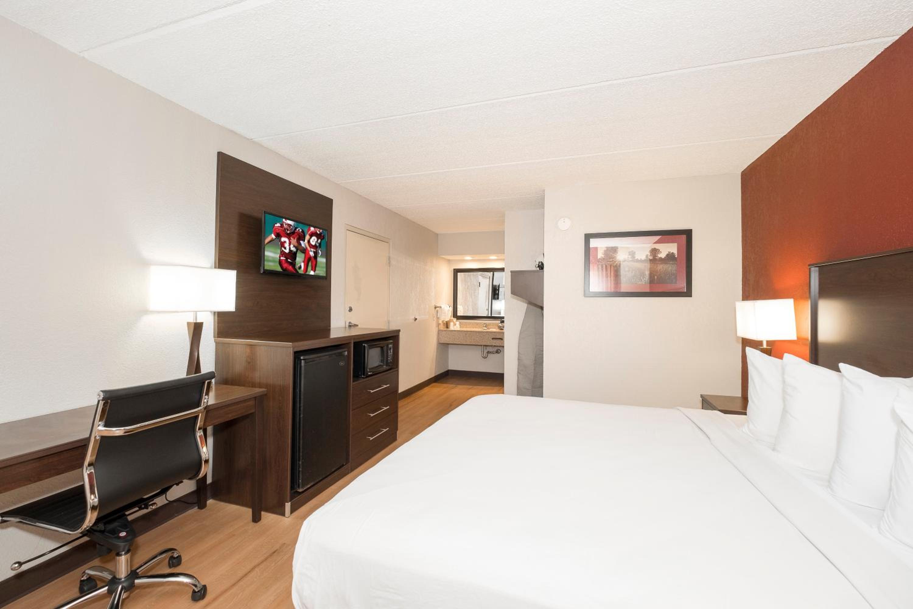  Deluxe King Room with Spa Bath Non-Smoking - Photo 2