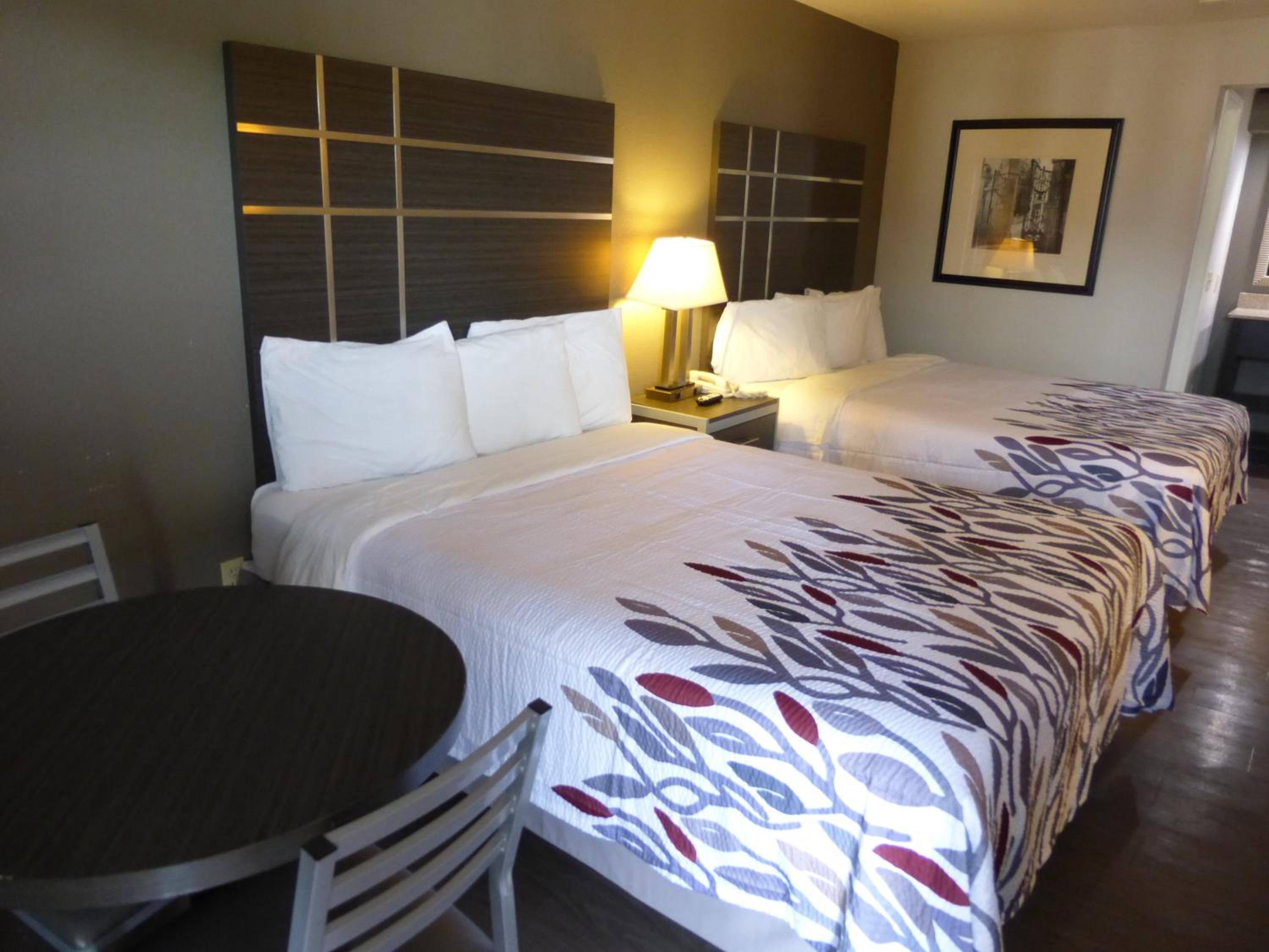 Deluxe Queen Room with Two Queen Beds - Non-Smoking - Photo 1
