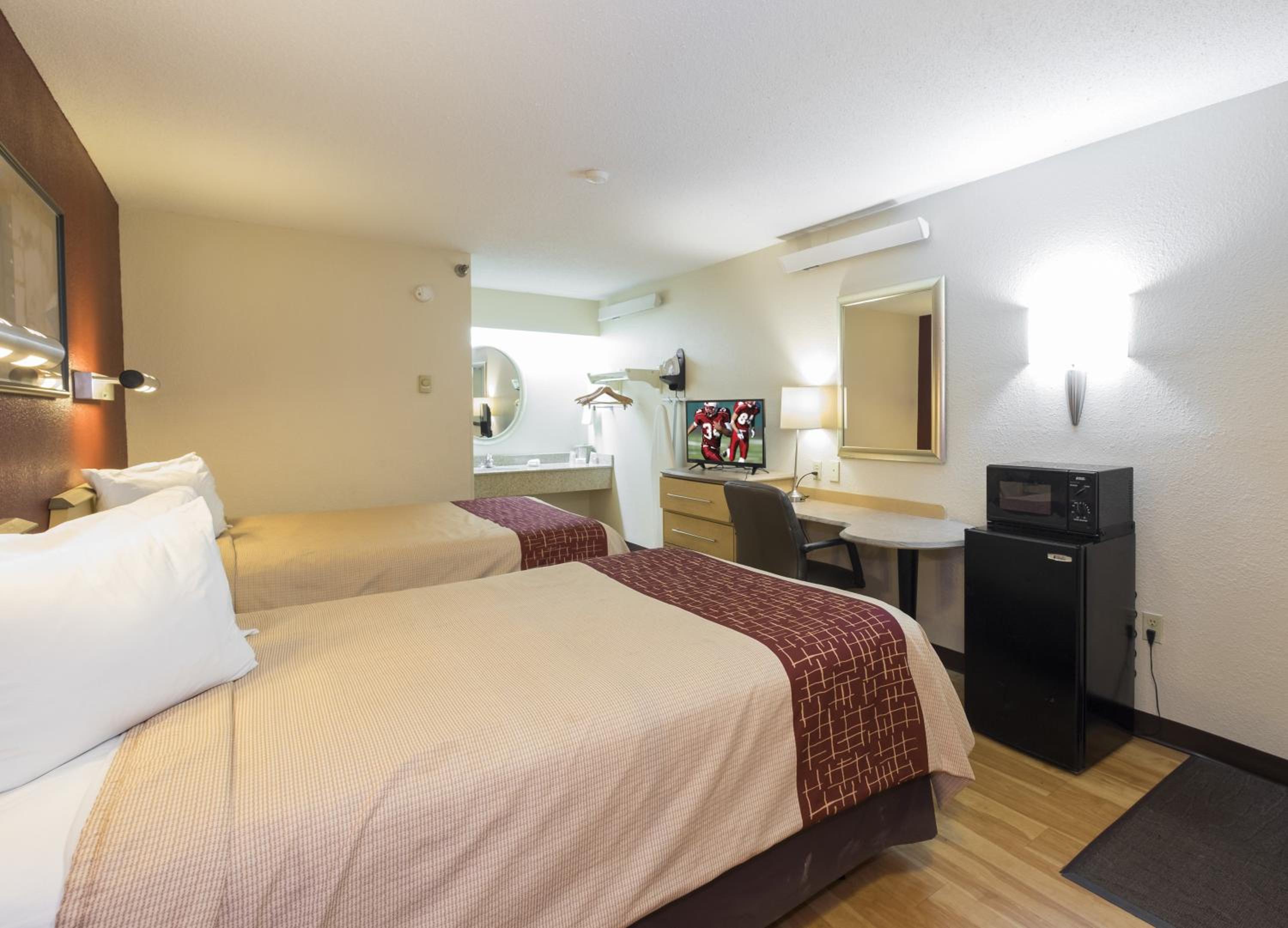 Deluxe Room with Two Double Beds Non-Smoking - Photo 4