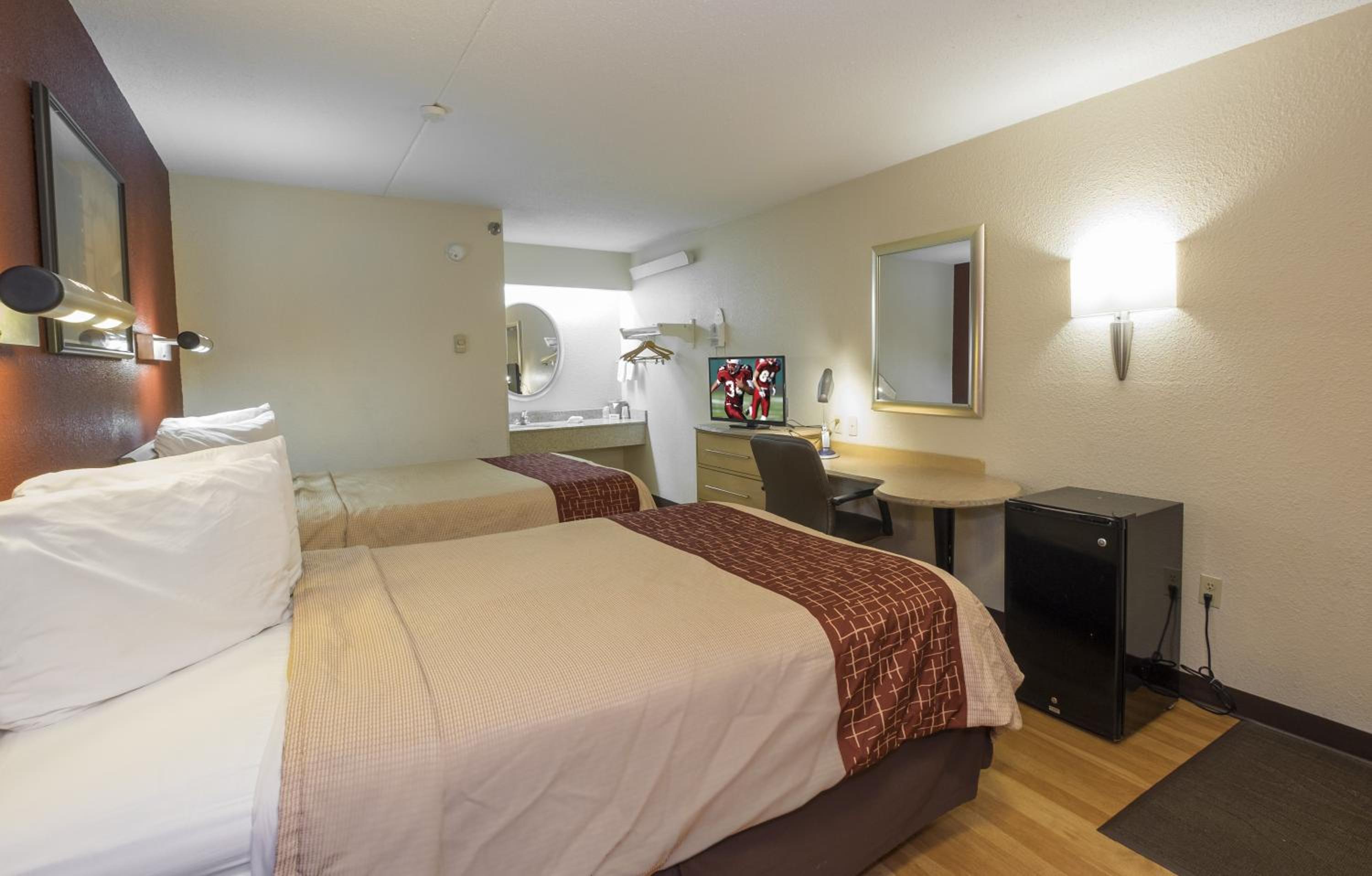 Deluxe Room with Two Double Beds Non-Smoking - Photo 3