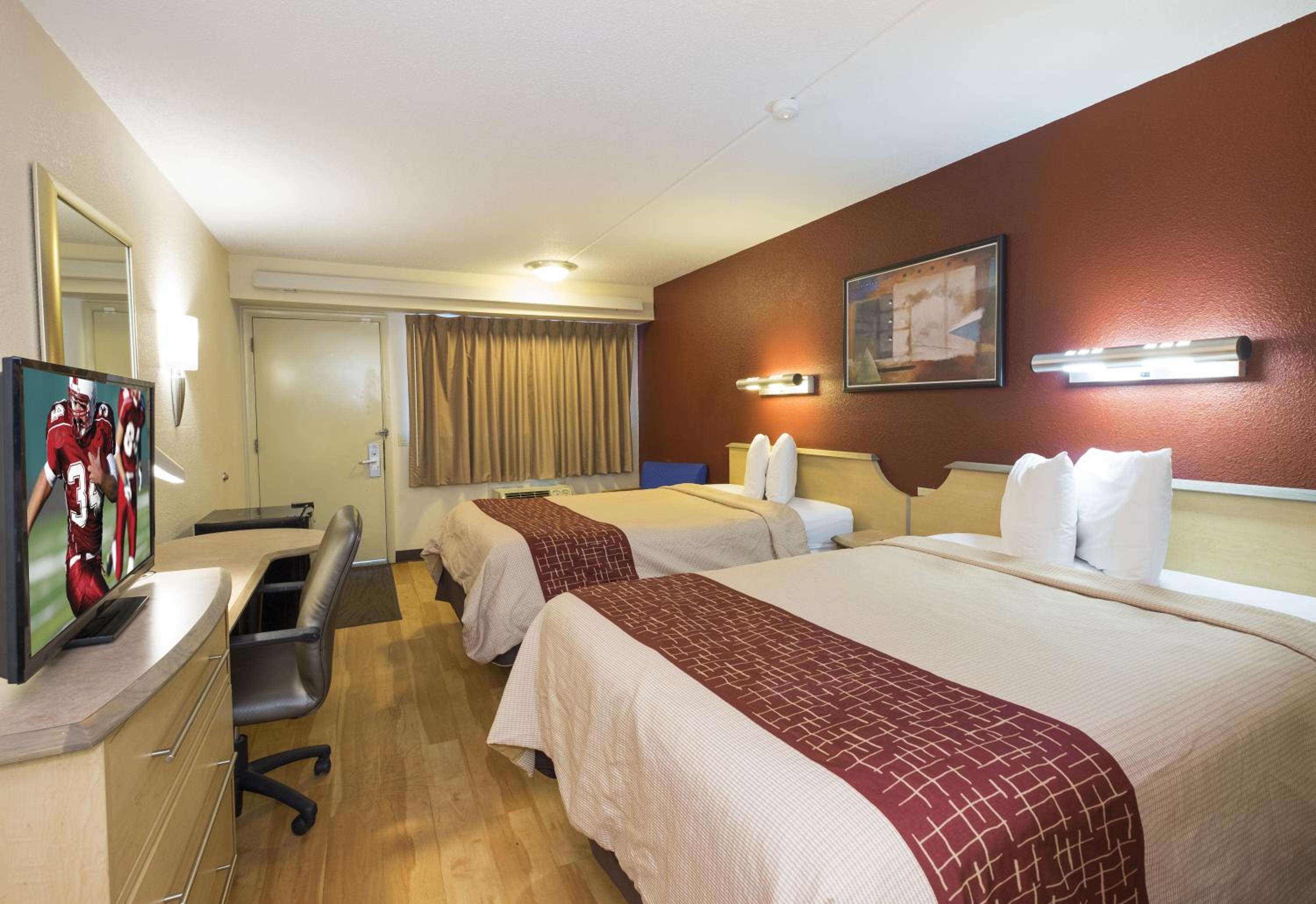 Deluxe Room with Two Double Beds Non-Smoking - Photo 8