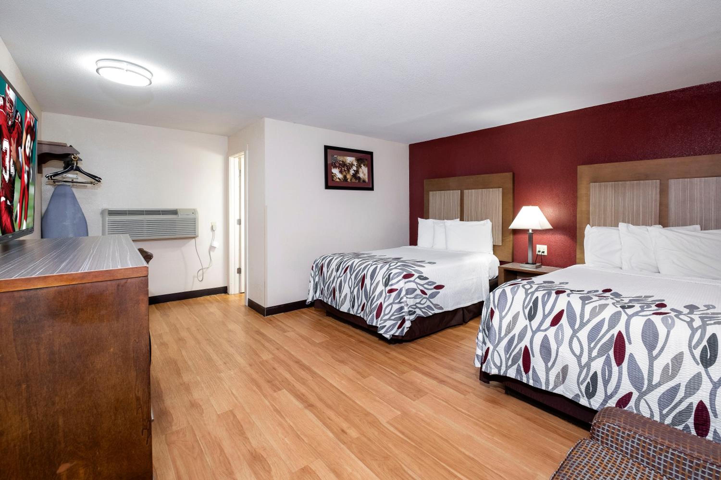 Deluxe Room with Two Double Beds Smoke Free - Photo 1