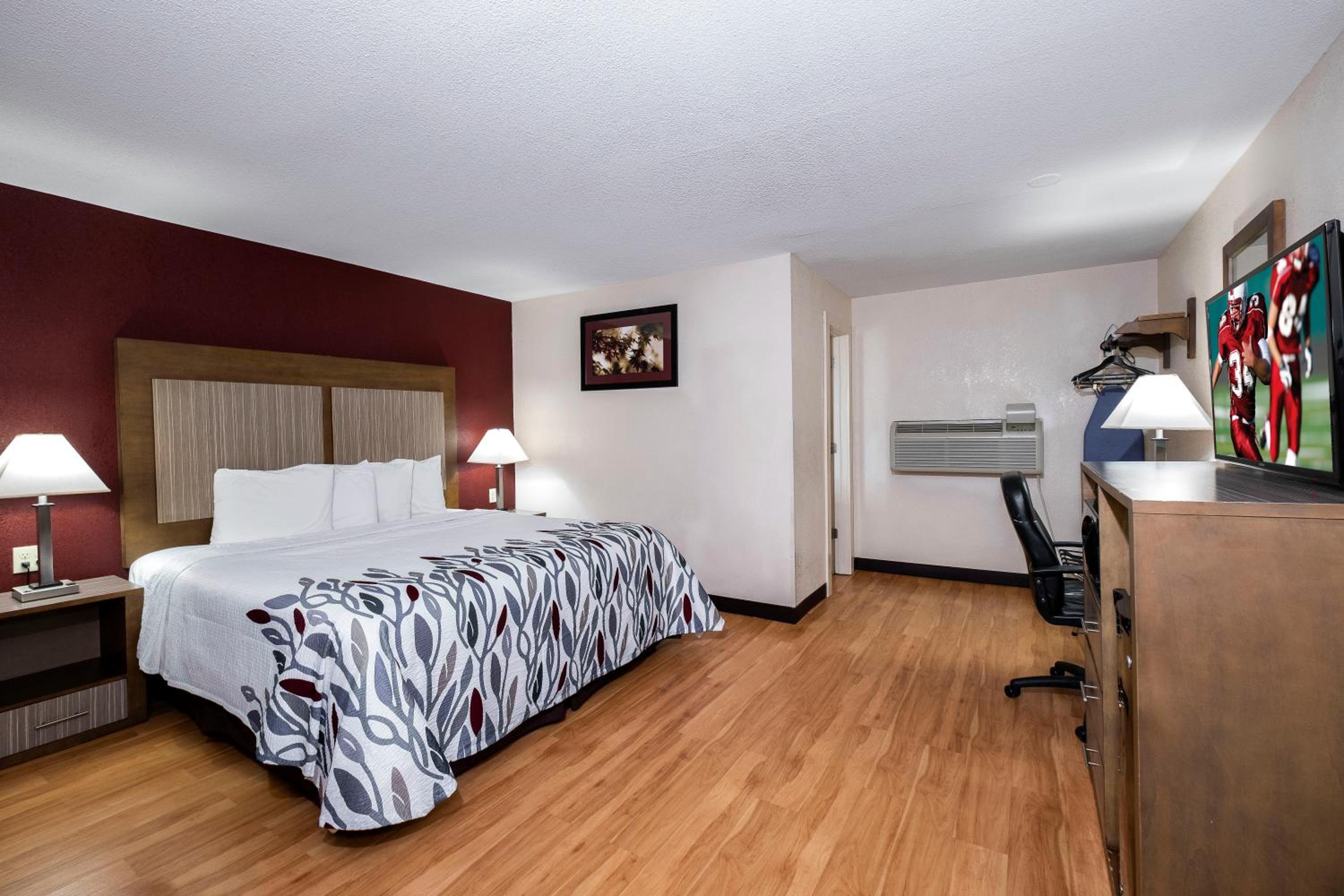 Superior King Room Larger Room Smoke Free - Photo 1