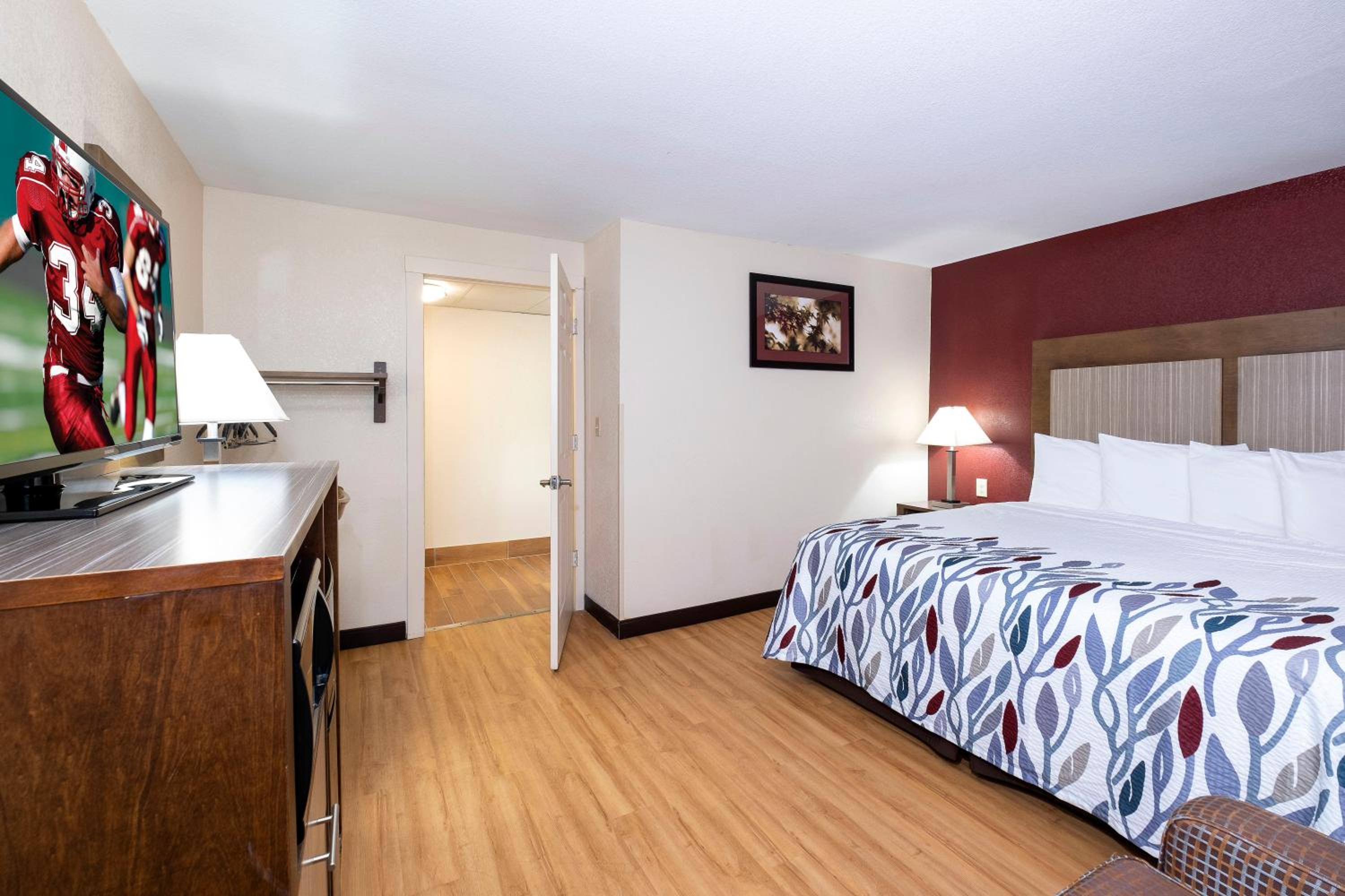 Superior King Room Larger Room Smoke Free - Photo 3