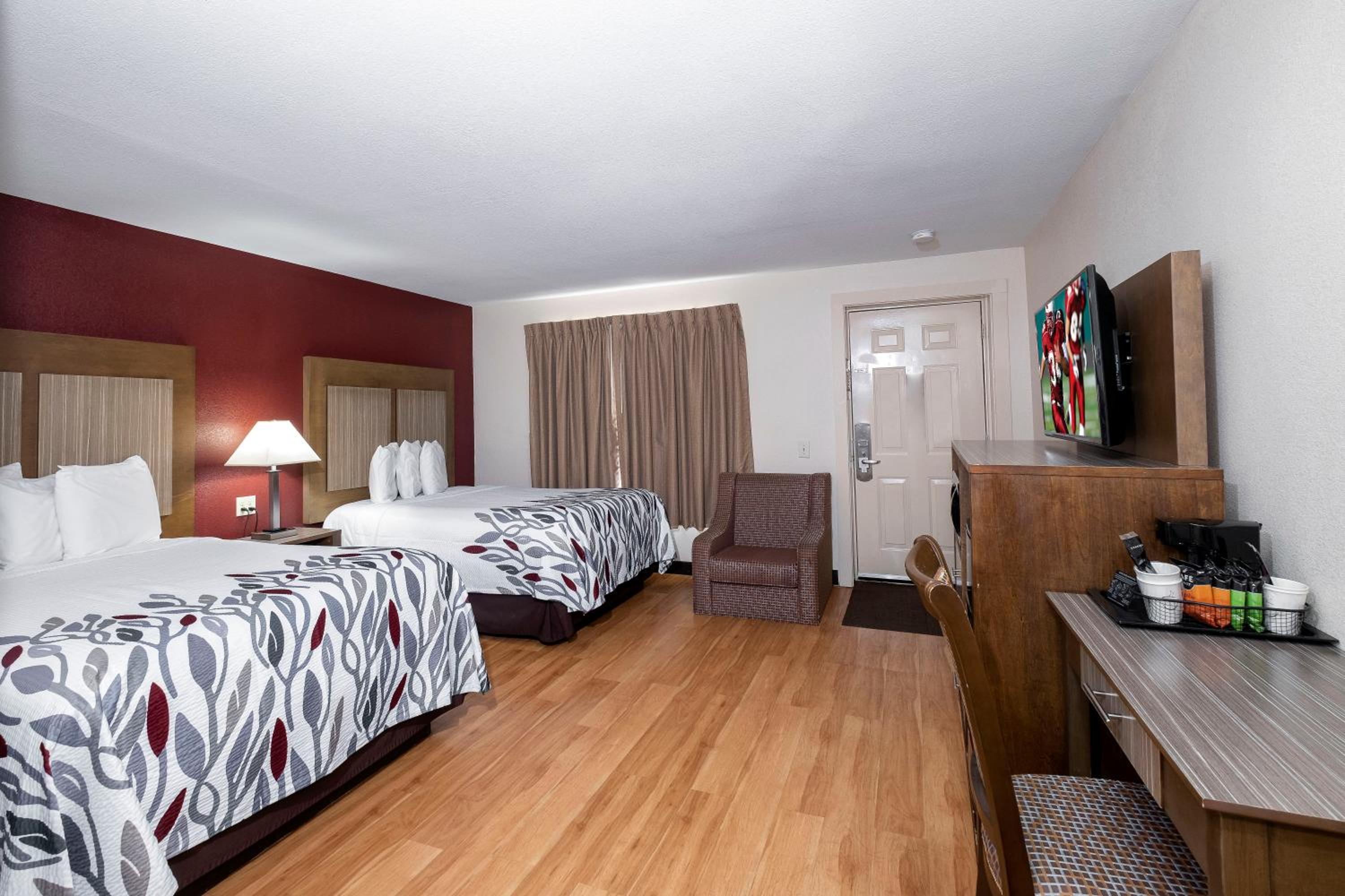 Deluxe Room with Two Double Beds Smoke Free - Photo 2