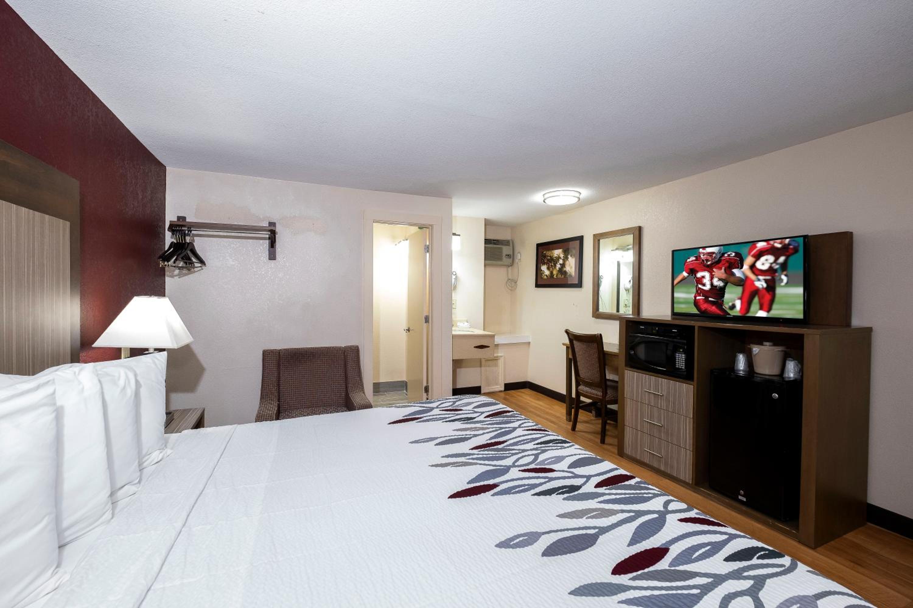 Superior King Room Larger Room Smoke Free - Photo 14
