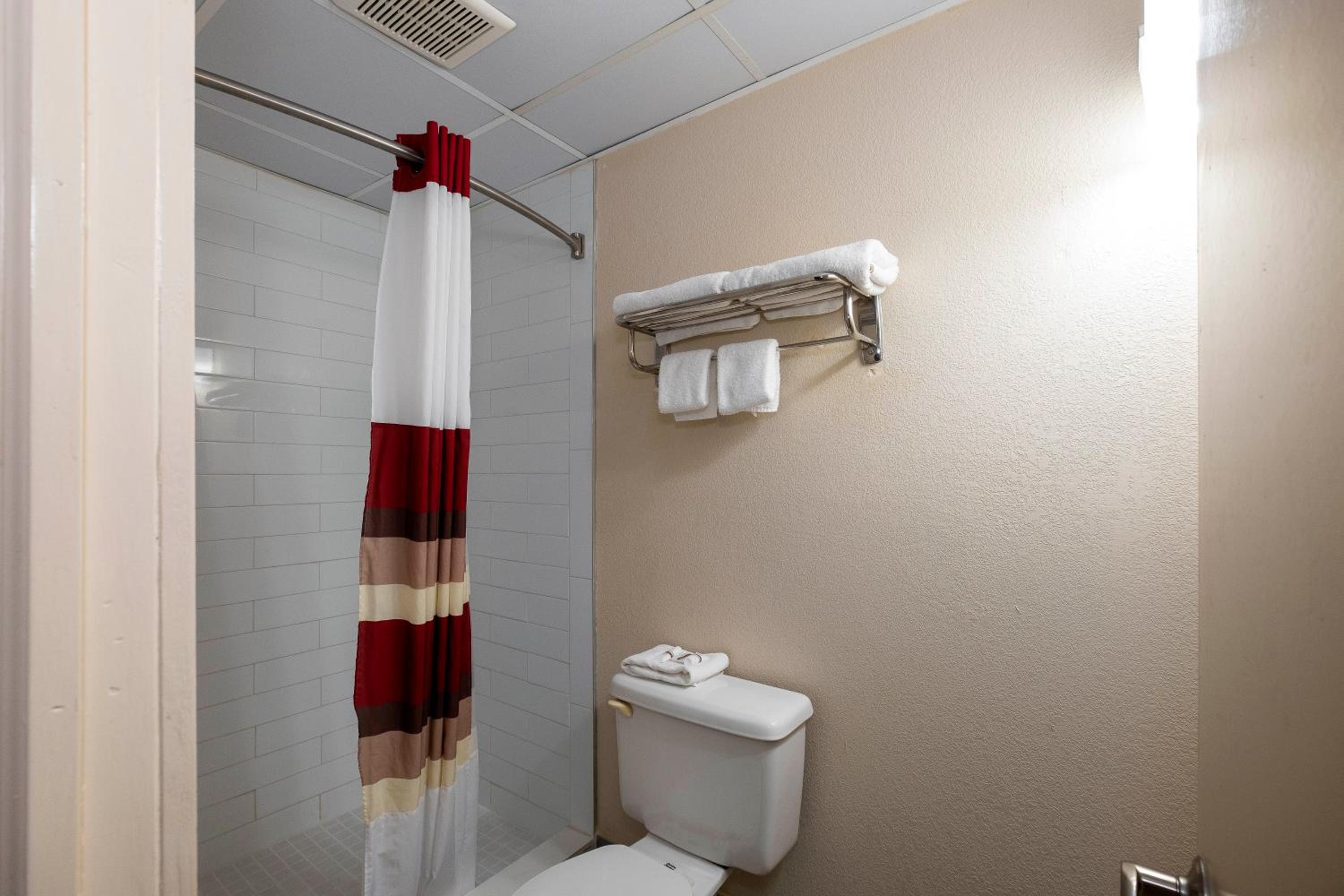 Deluxe Room with Two Double Beds Smoke Free - Photo 9