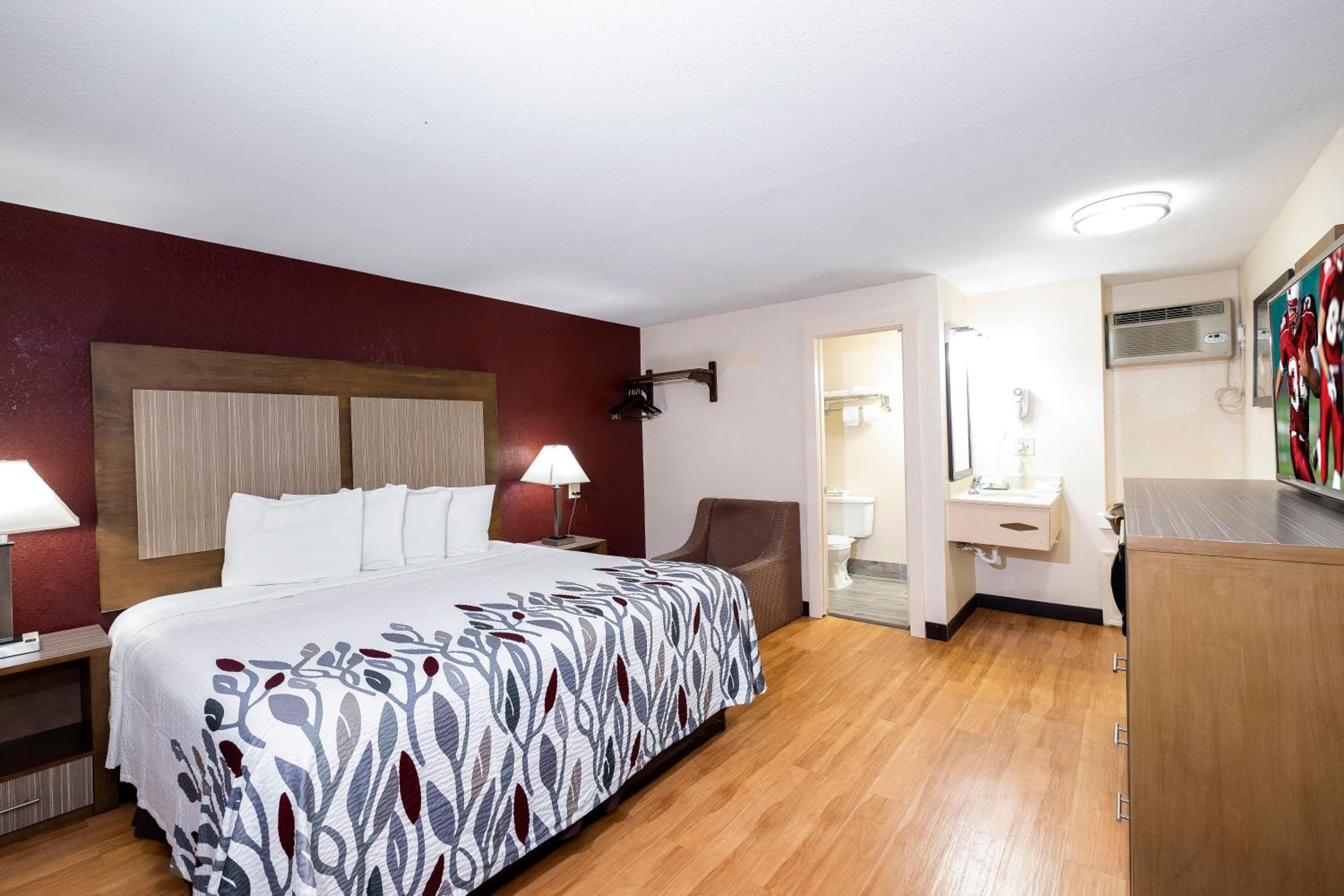 Superior King Room Larger Room Smoke Free - Photo 20