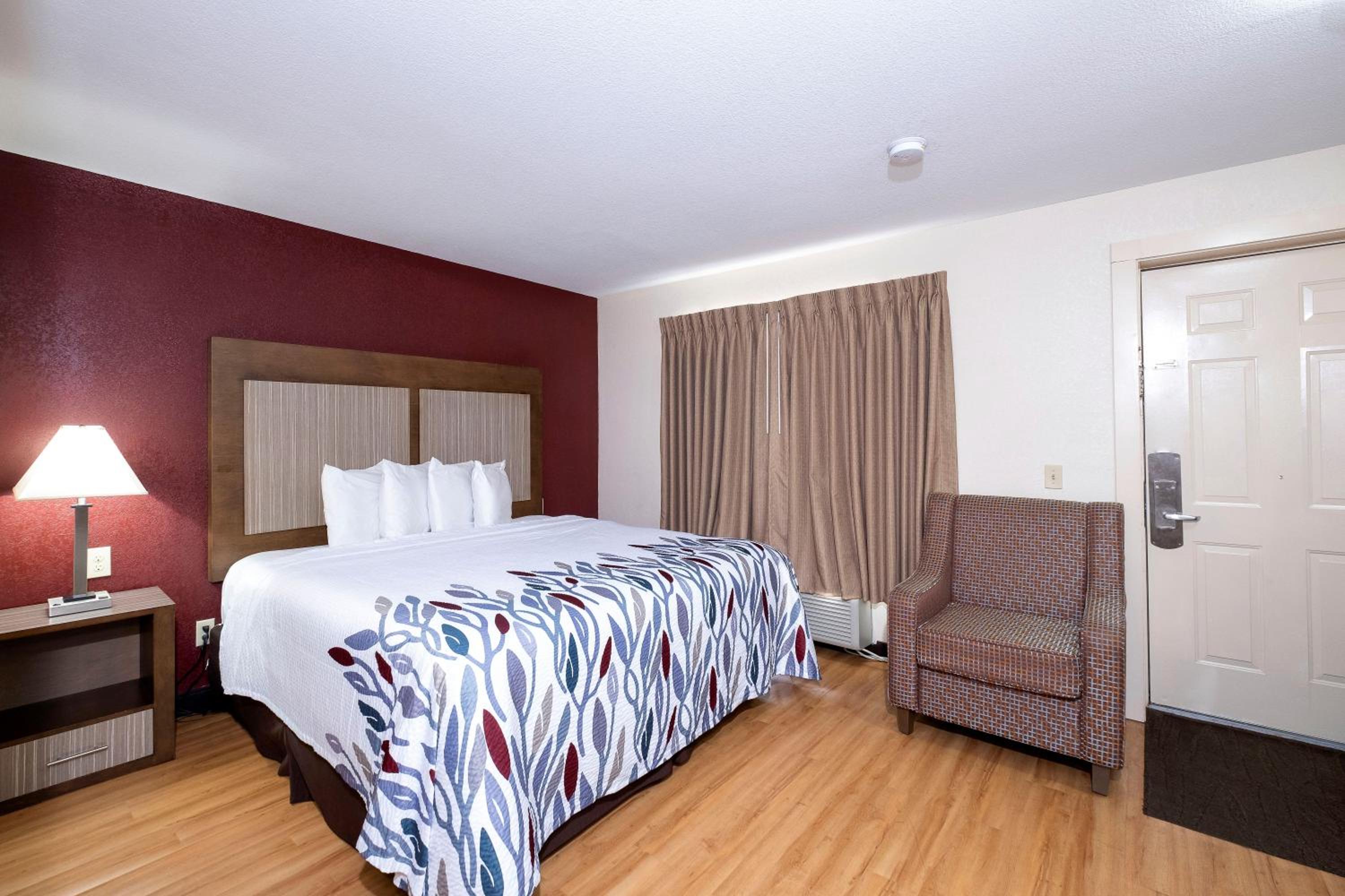 Superior King Room Larger Room Smoke Free - Photo 18