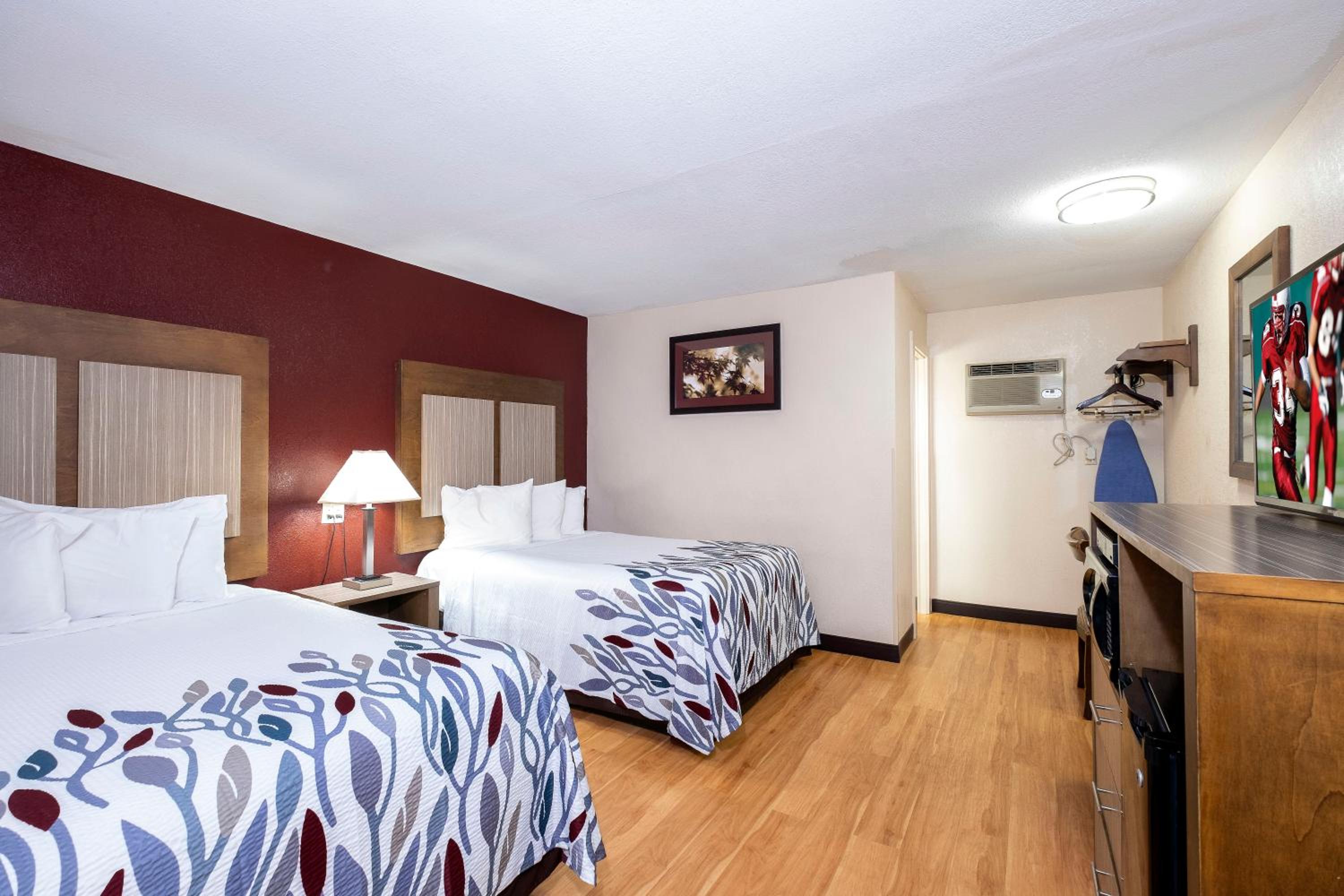 Deluxe Room with Two Double Beds Smoke Free - Photo 3