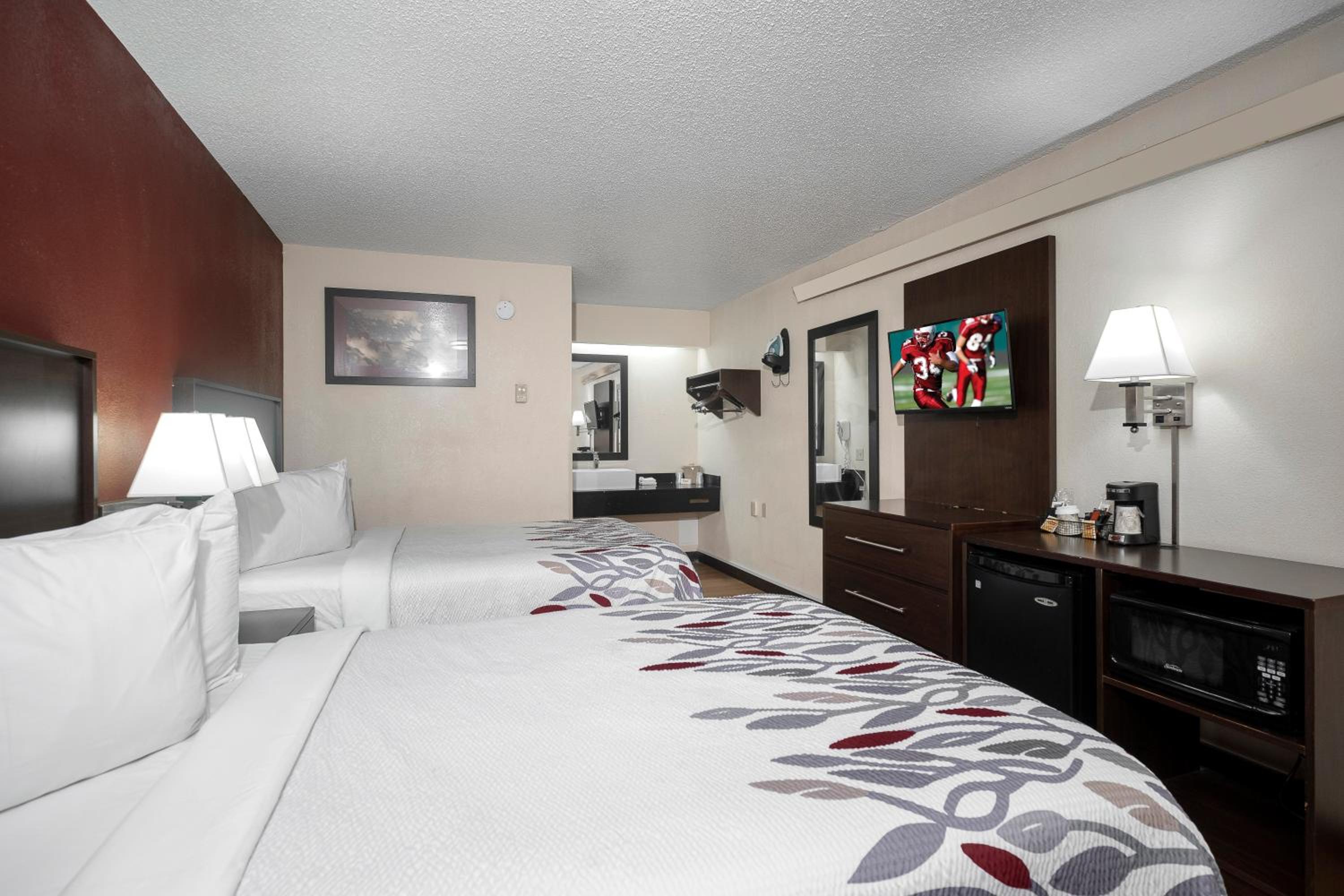 Deluxe Room with Two Double Beds Non-Smoking - Photo 6