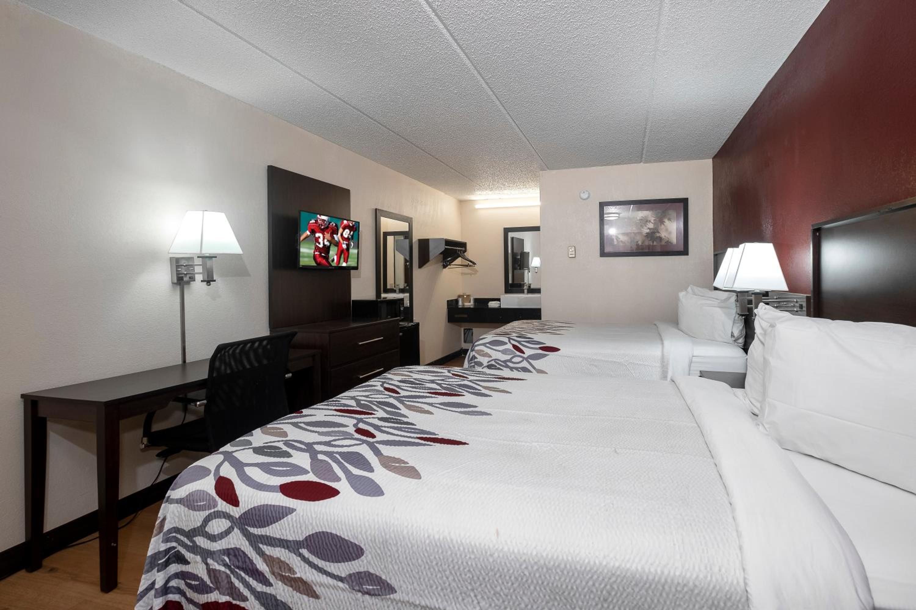 Deluxe Room with Two Double Beds Non-Smoking - Photo 5