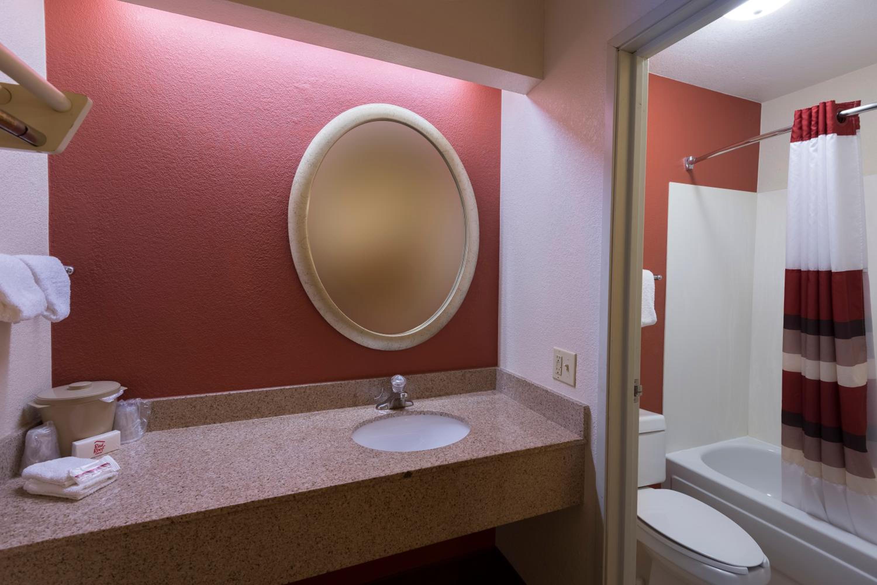 Superior King Room Smoke Free - Photo 8