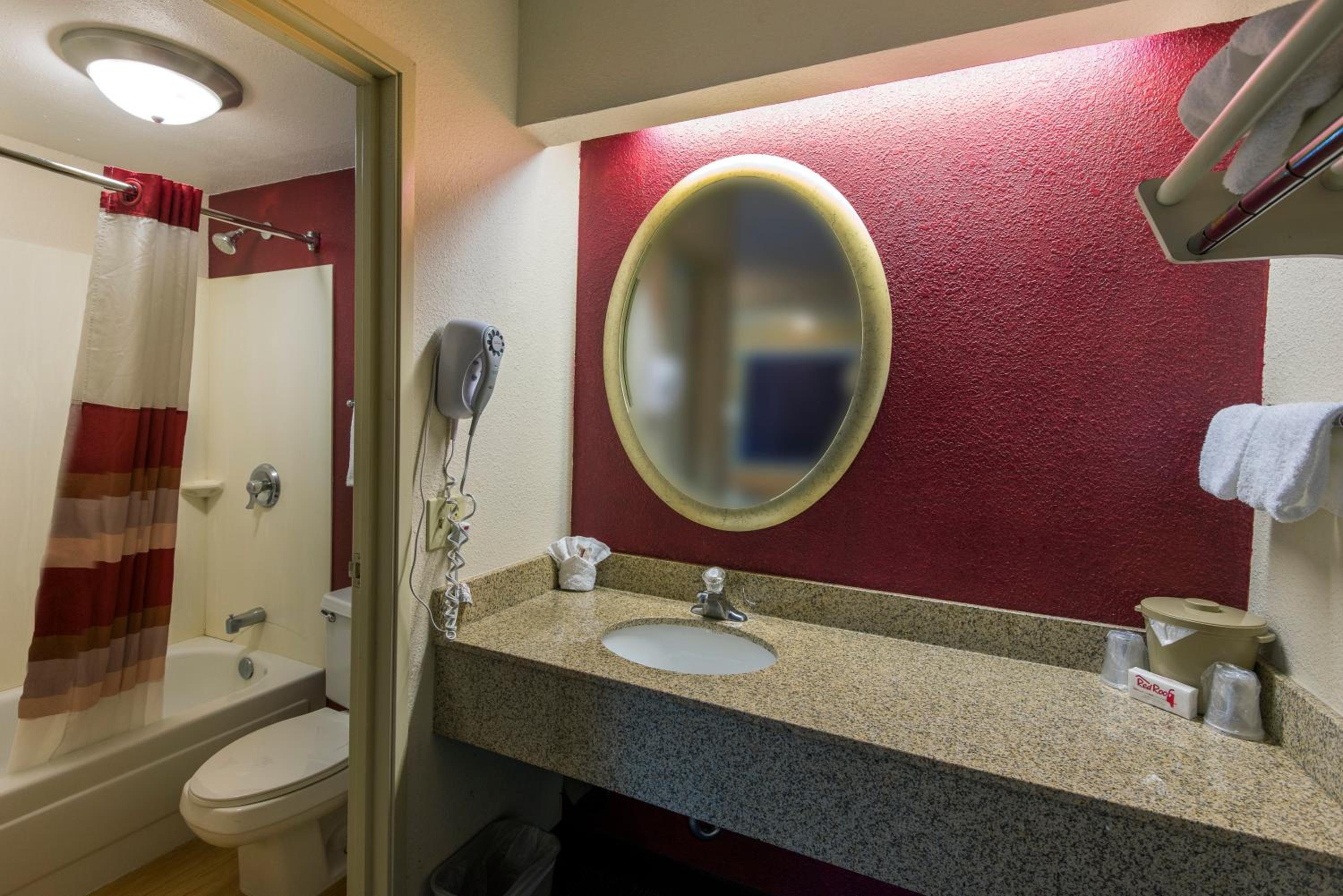 Deluxe Room with Two Double Beds Smoke Free - Photo 3
