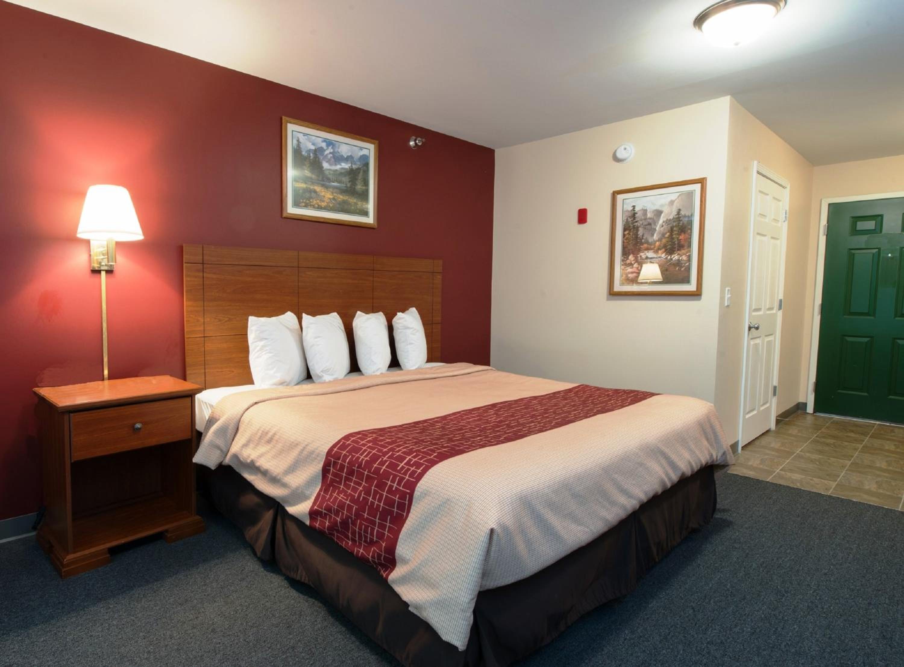 Superior Suite King with Kitchen Non-Smoking photo 3